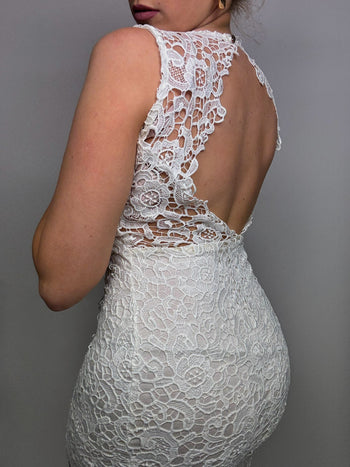 Robe mini blanche en dentelle vintage