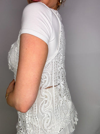 Vintage white sleeveless crochet vest