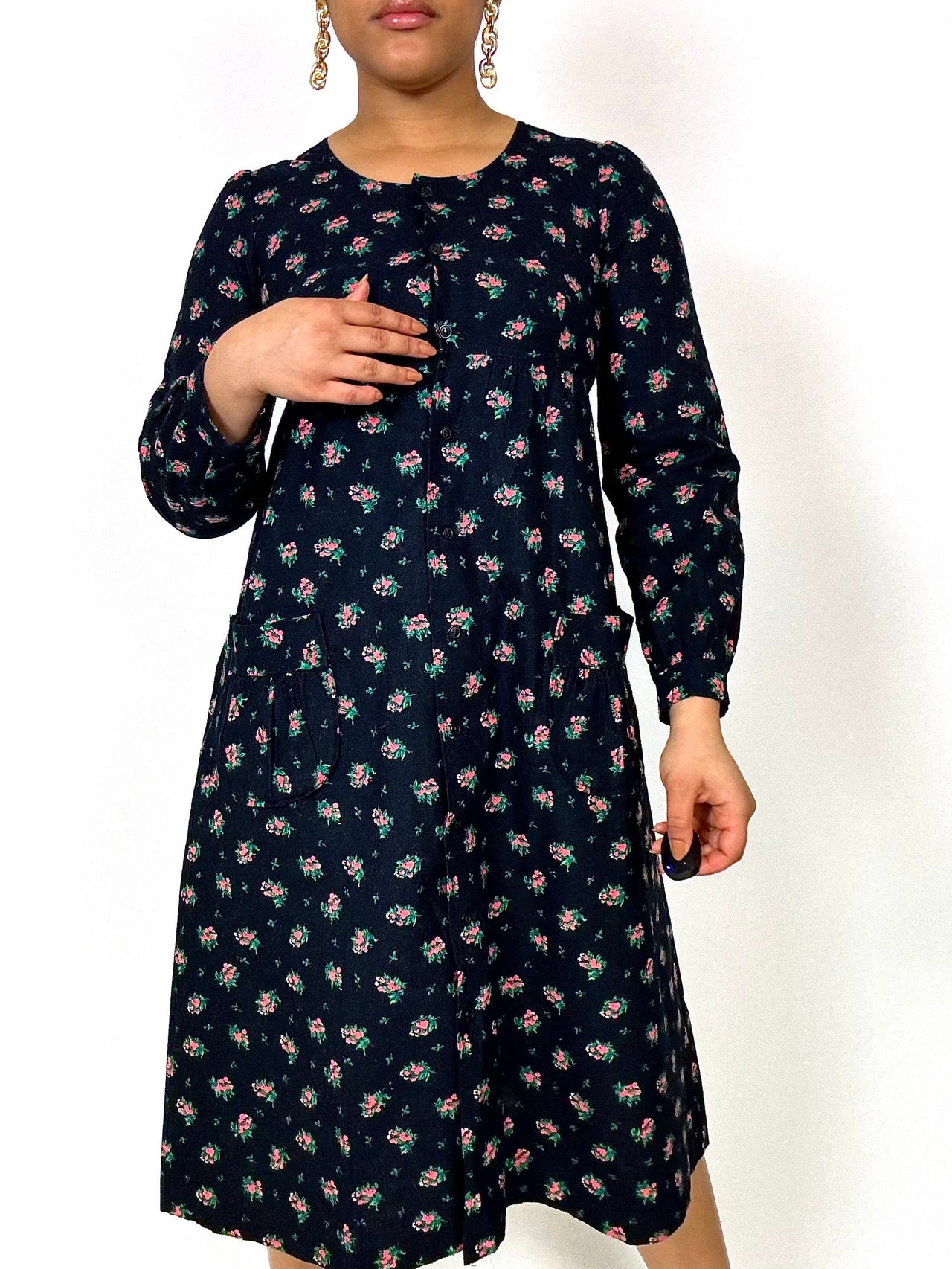 Robe vintage noire à fleurs M