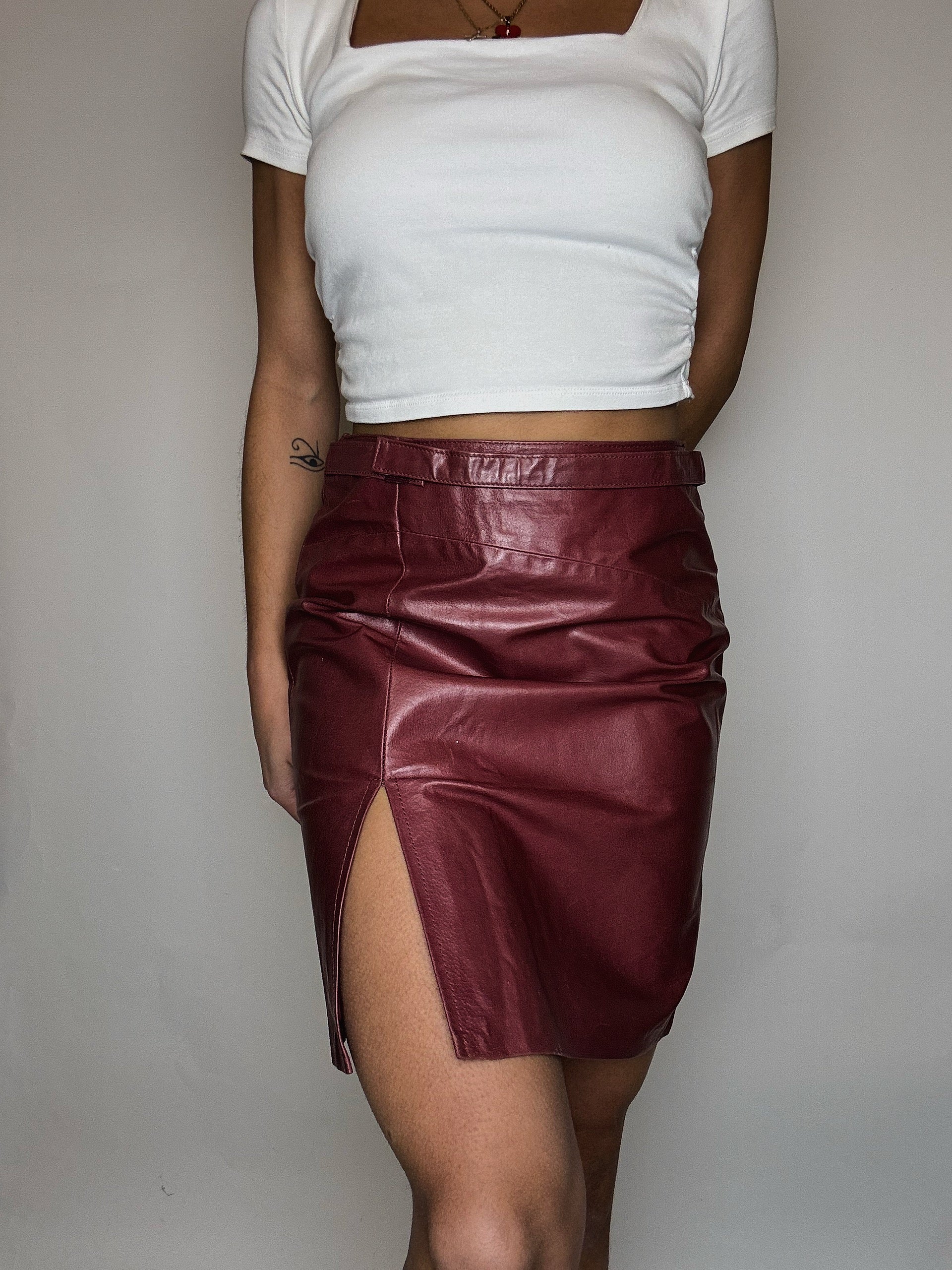 Jupe en cuir bordeaux S/M vintage