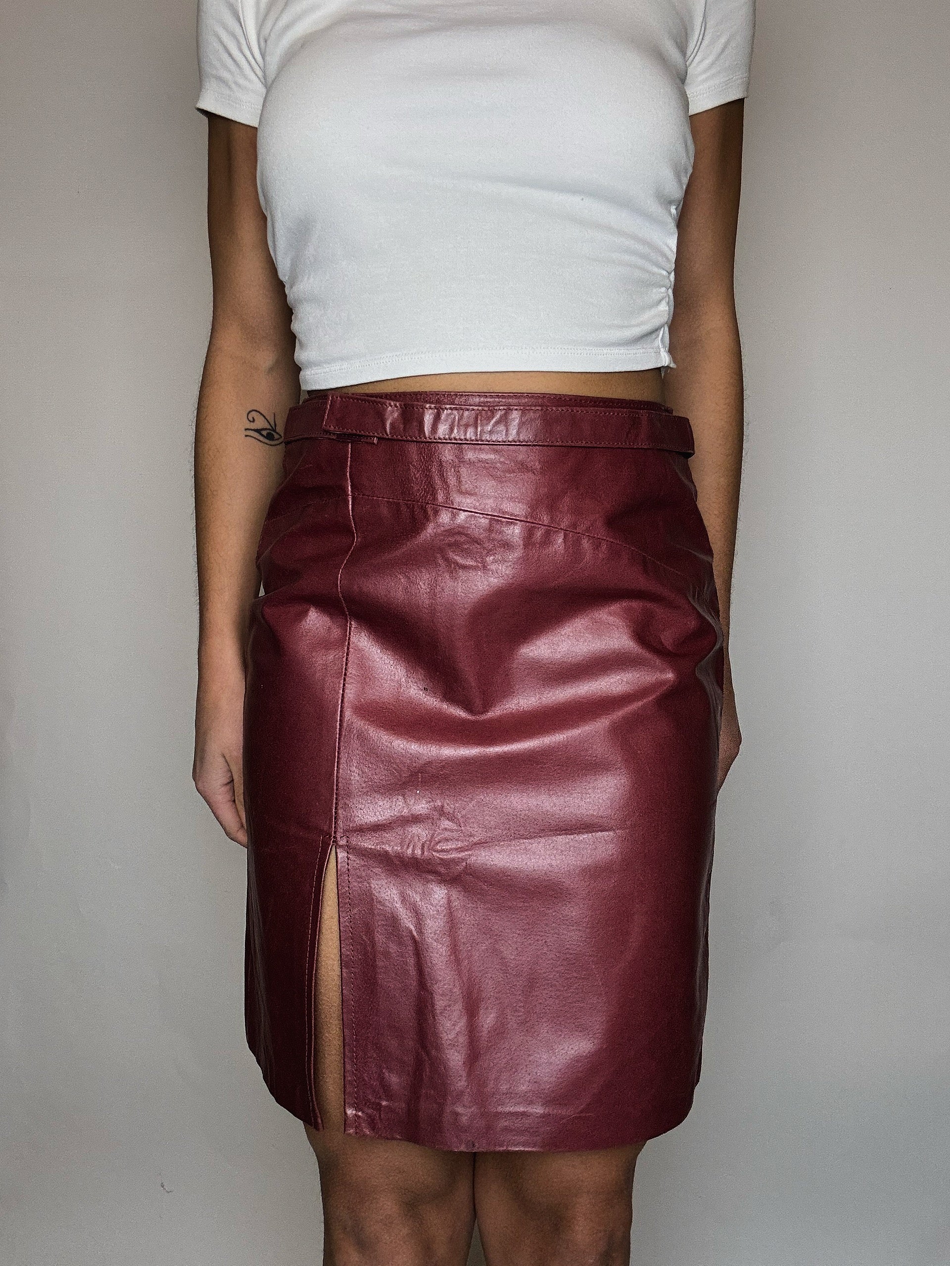 Jupe en cuir bordeaux S/M vintage