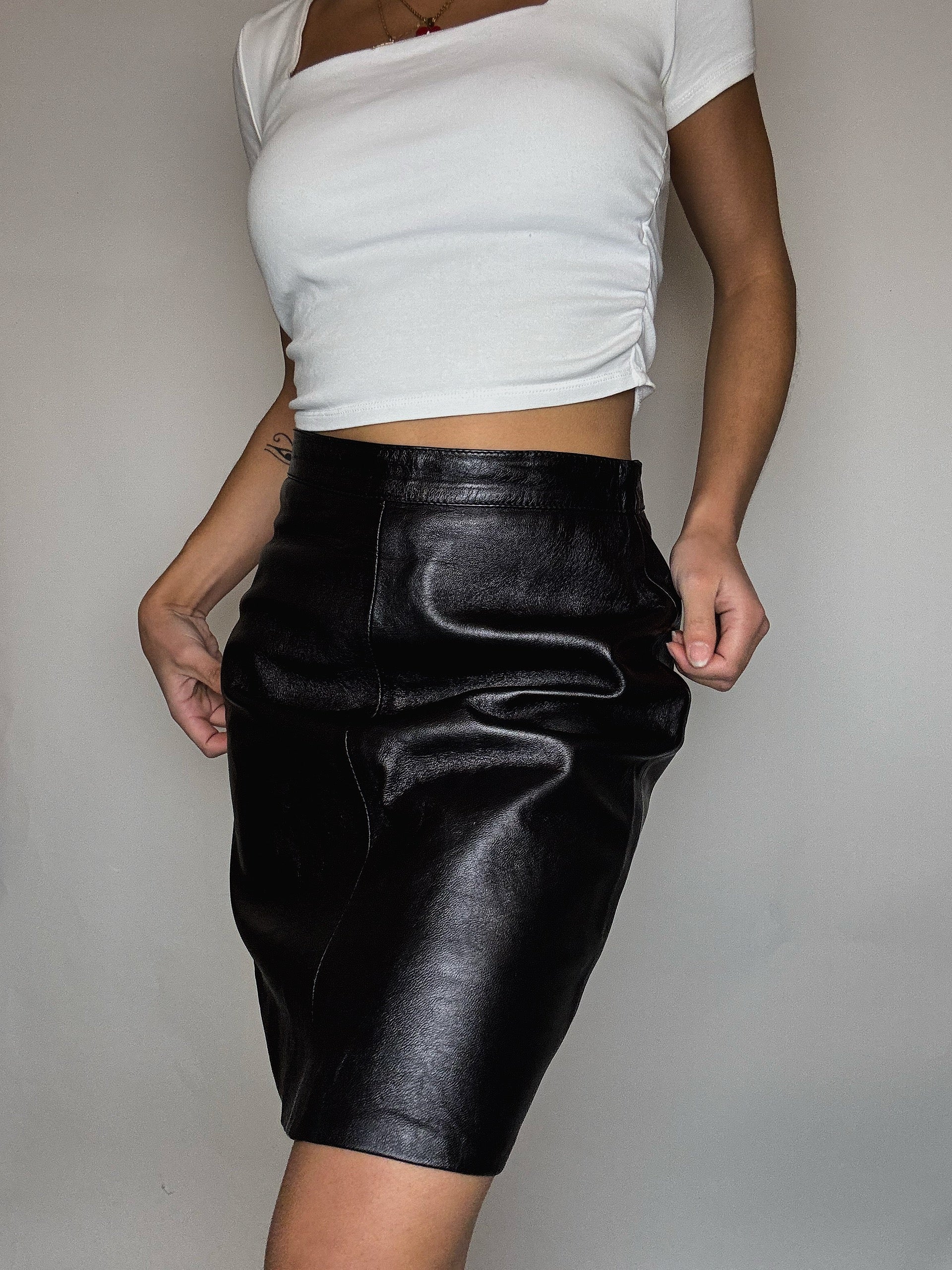 Jupe en cuir noire M vintage