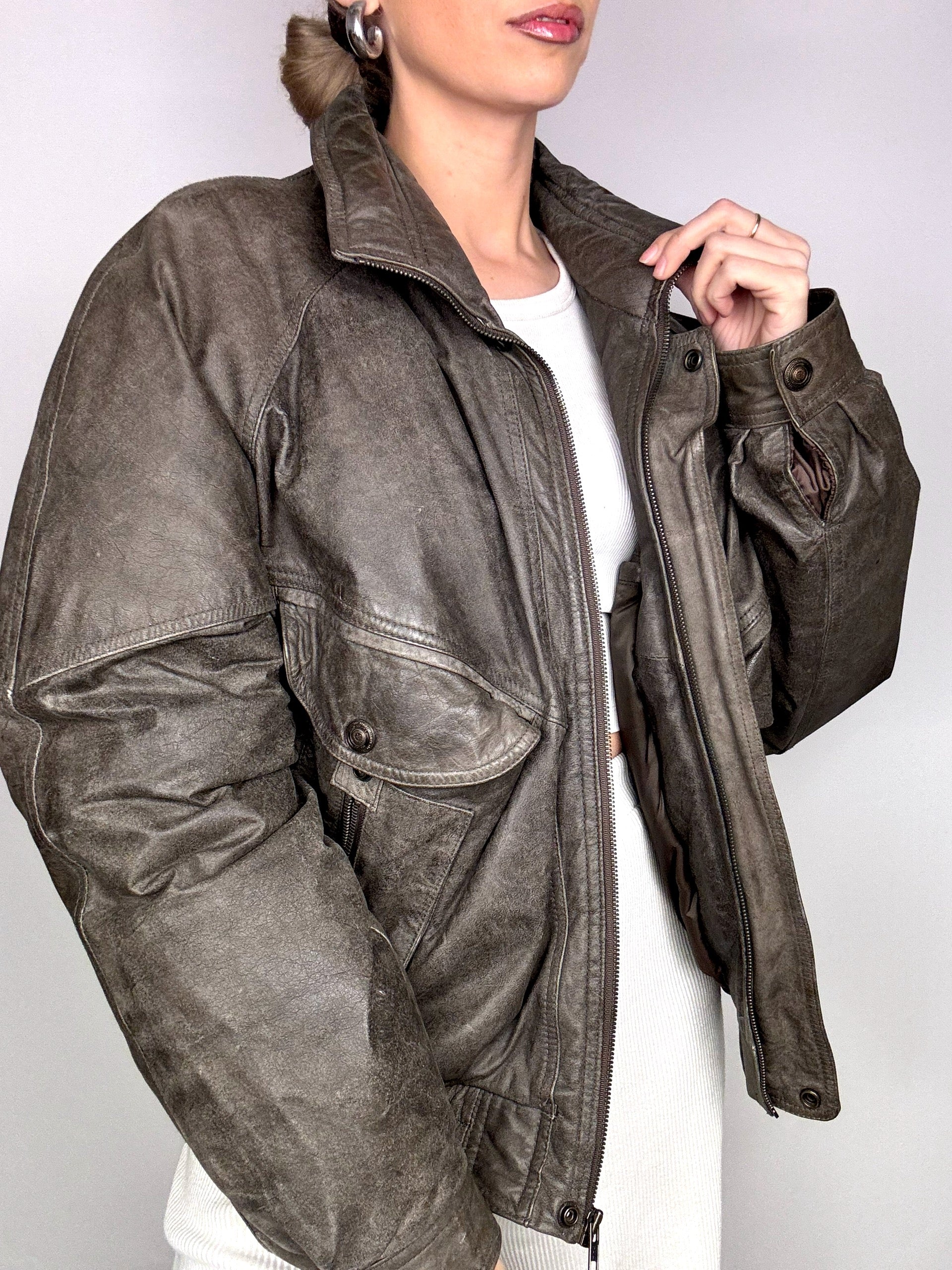 Vintage L/XL Daunenjacke aus Leder im Destroyed-Stil