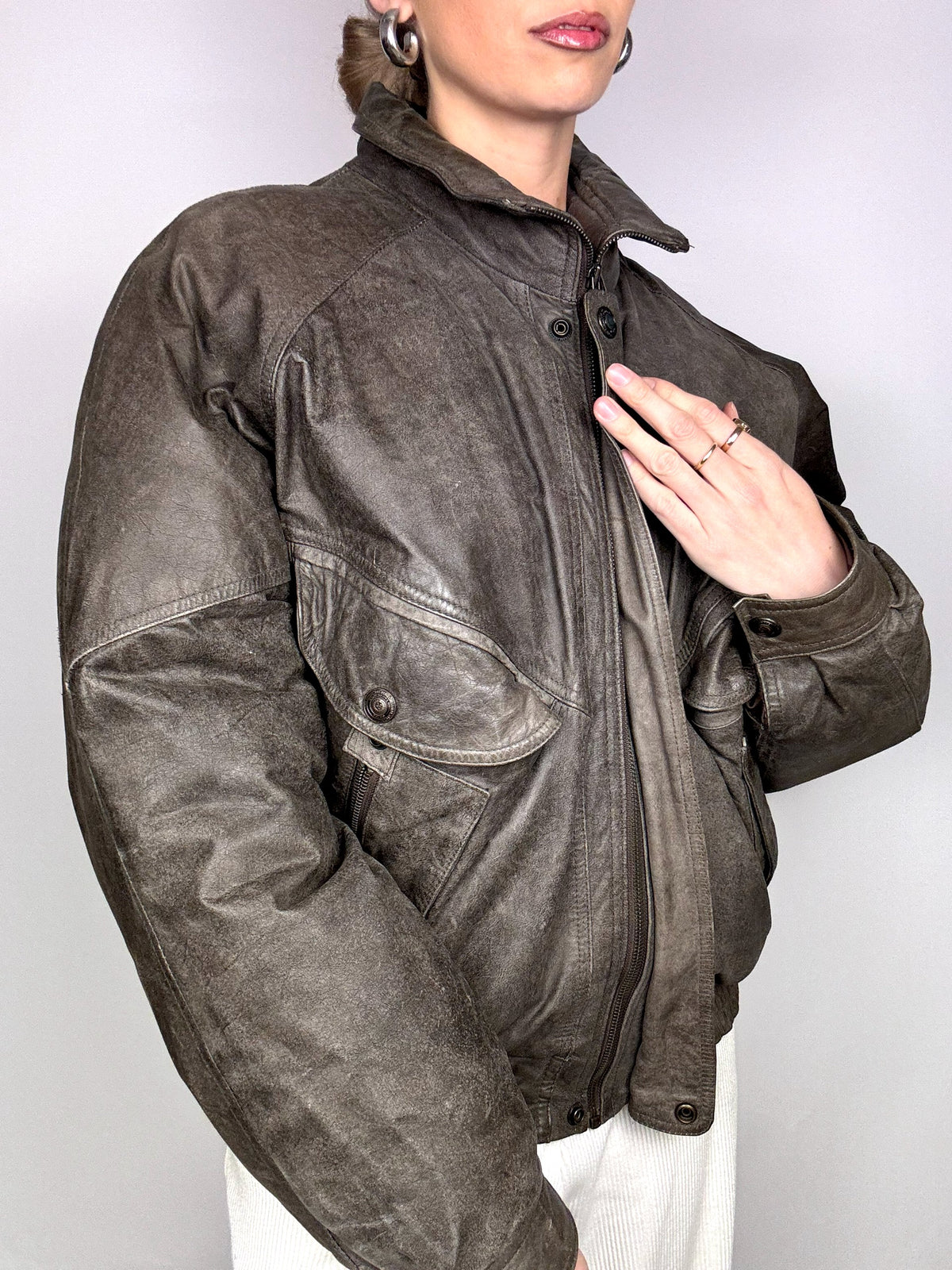 Vintage L/XL Daunenjacke aus Leder im Destroyed-Stil