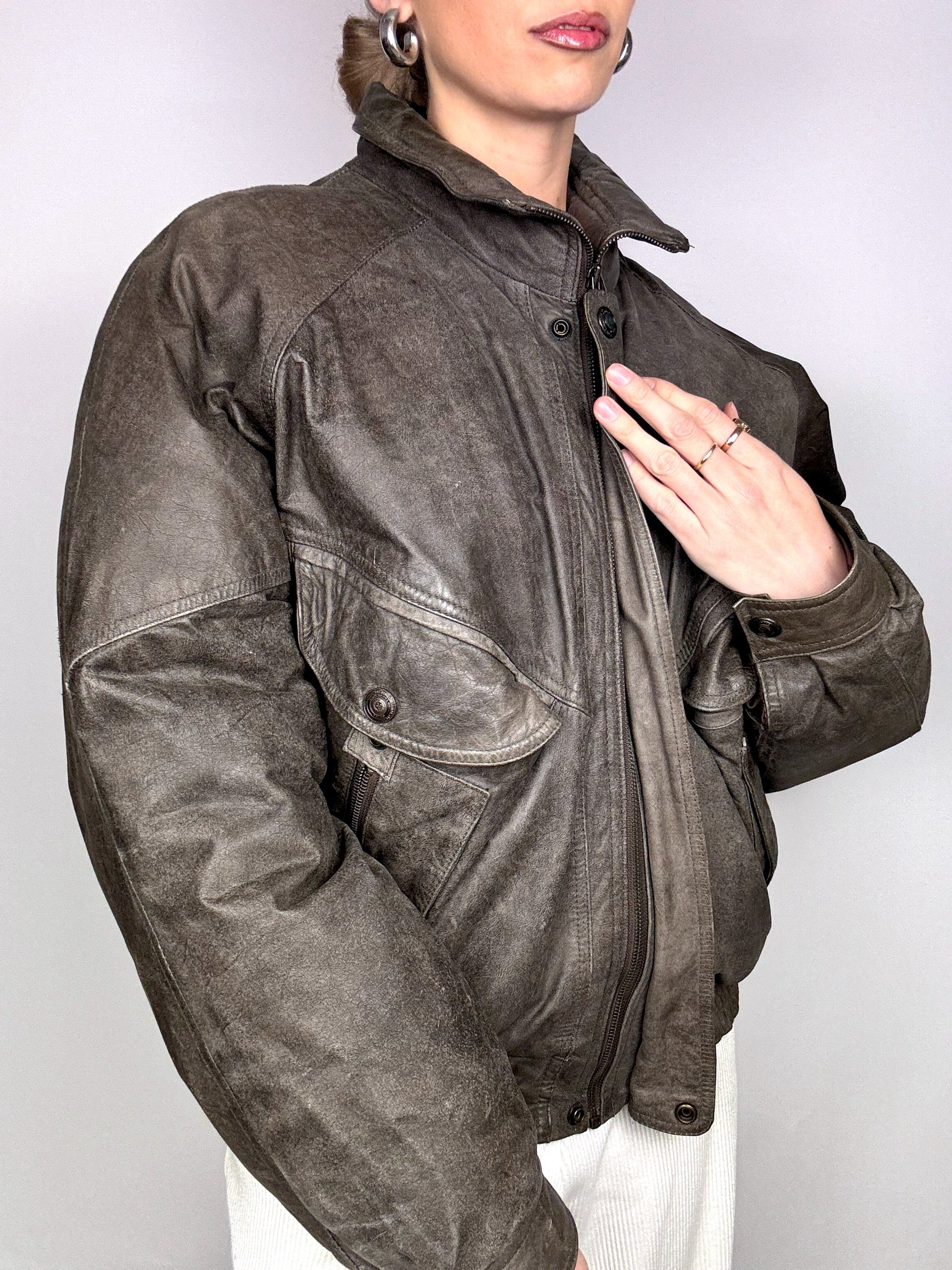 Vintage L/XL Daunenjacke aus Leder im Destroyed-Stil