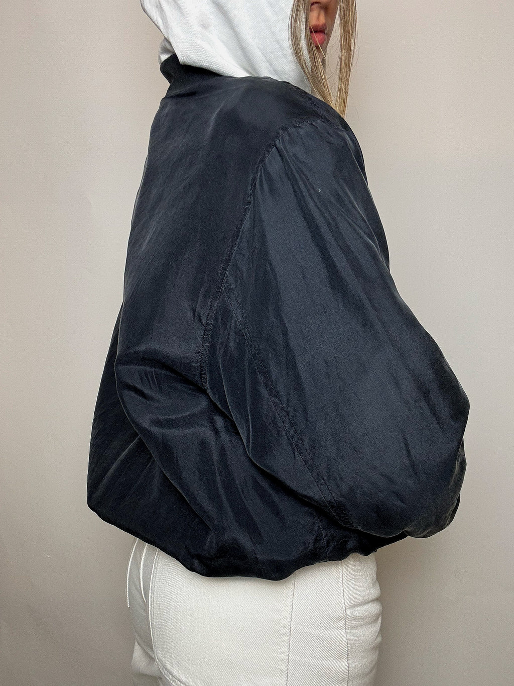 Vintage schwarze Seidenbomberjacke, Größe S