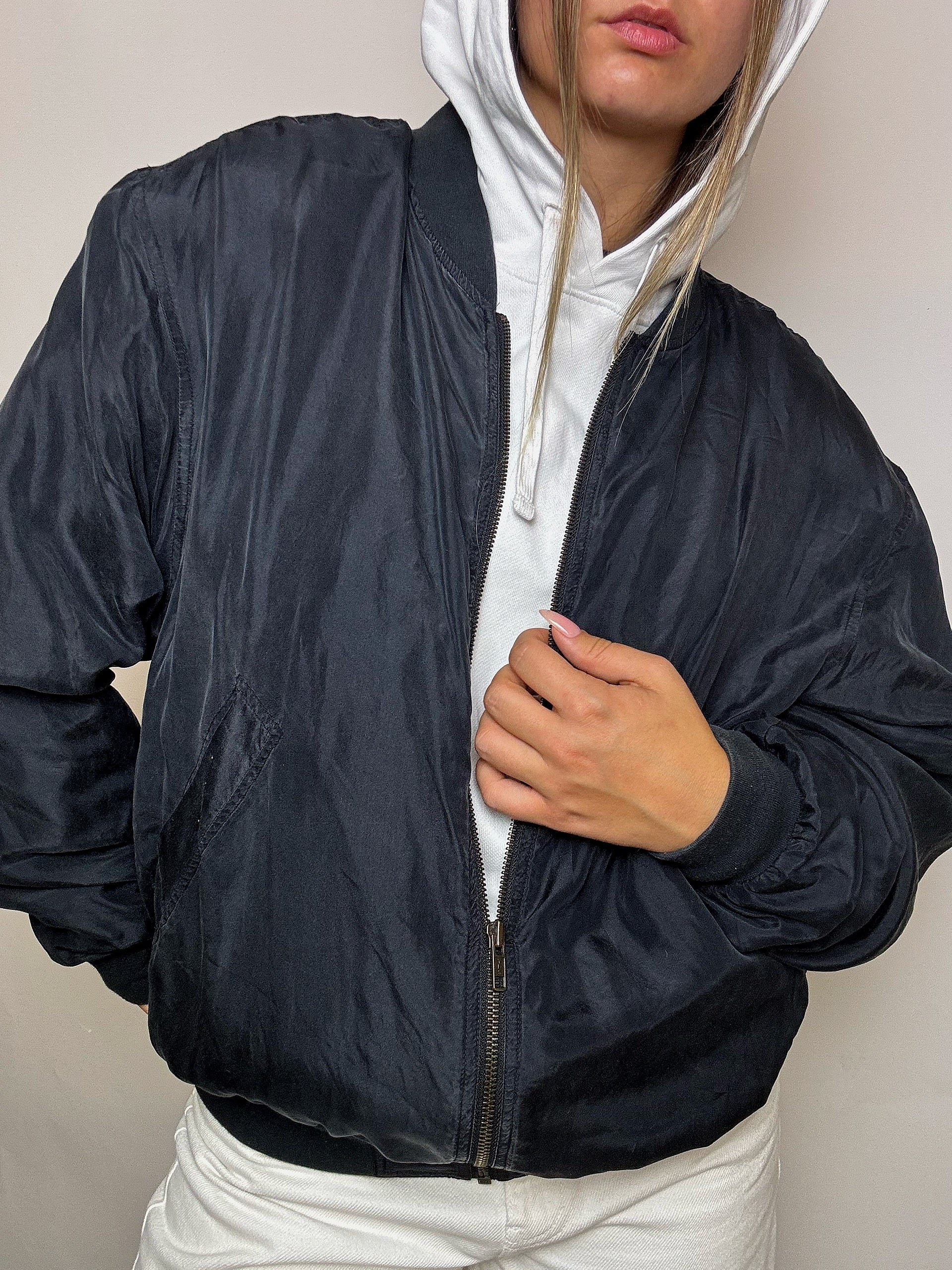 Vintage schwarze Seidenbomberjacke, Größe S