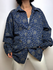 Blue textured shirt with vintage flowers M/L 
