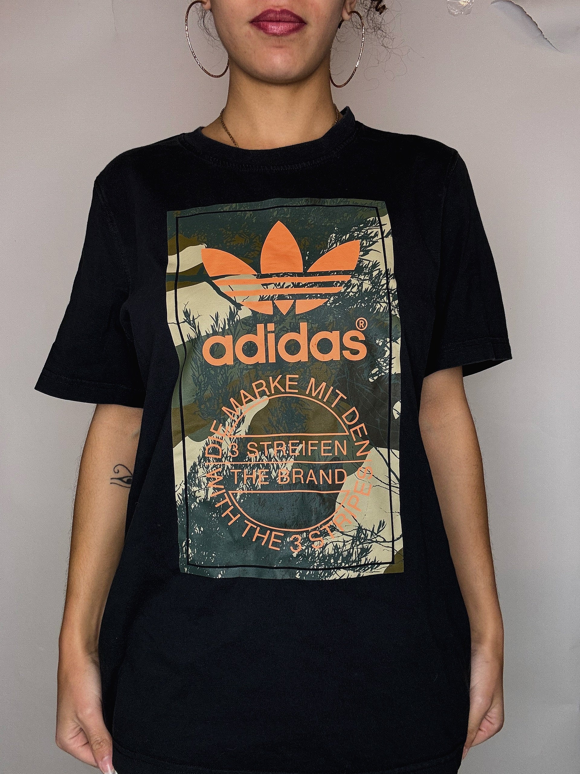 Adidas black T-shirt M vintage