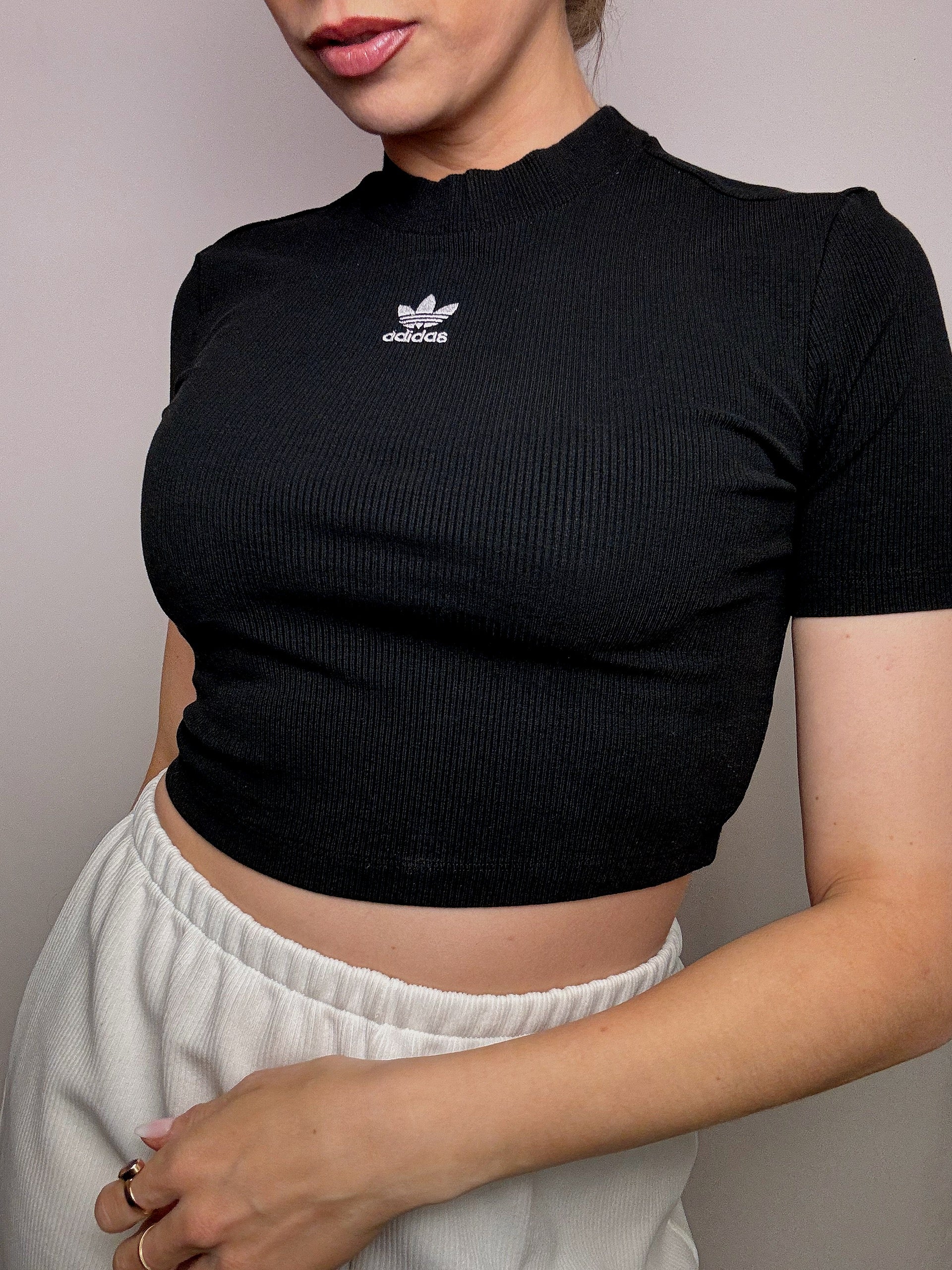ADIDAS S/M Vintage schwarzes Crop-Top