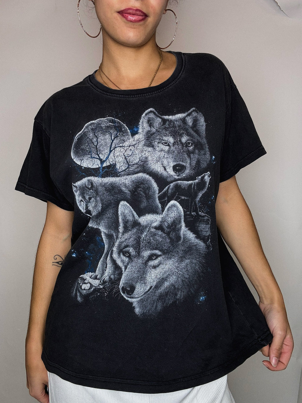 Schwarzes, kitschiges T-Shirt mit Wölfen, Größe M, Vintage