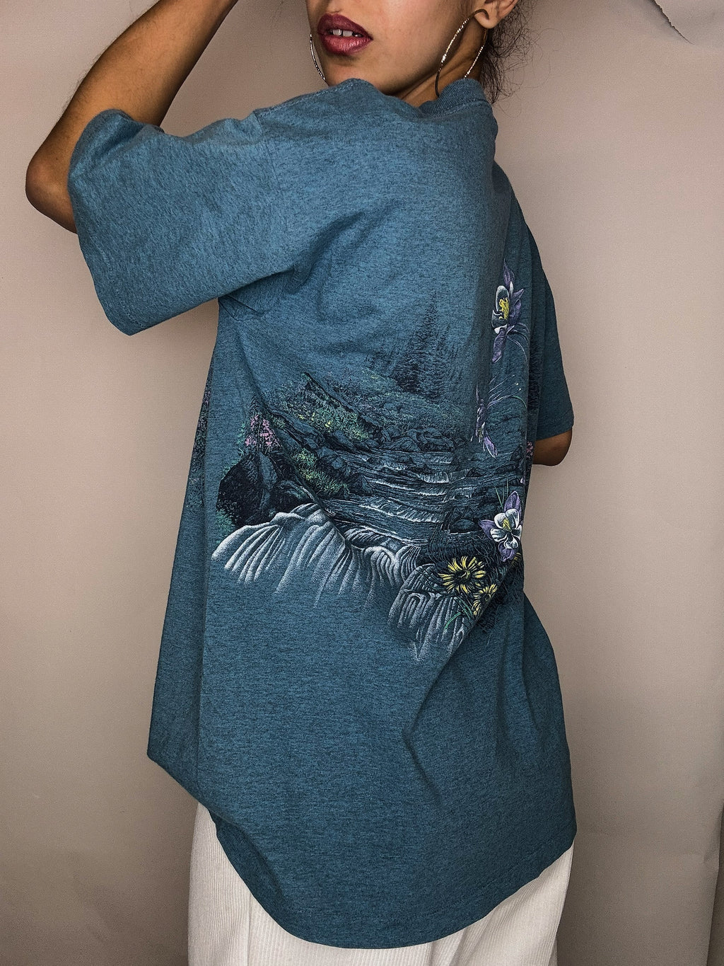 Tshirt bleu canard kitch avec broderie M/L vintage