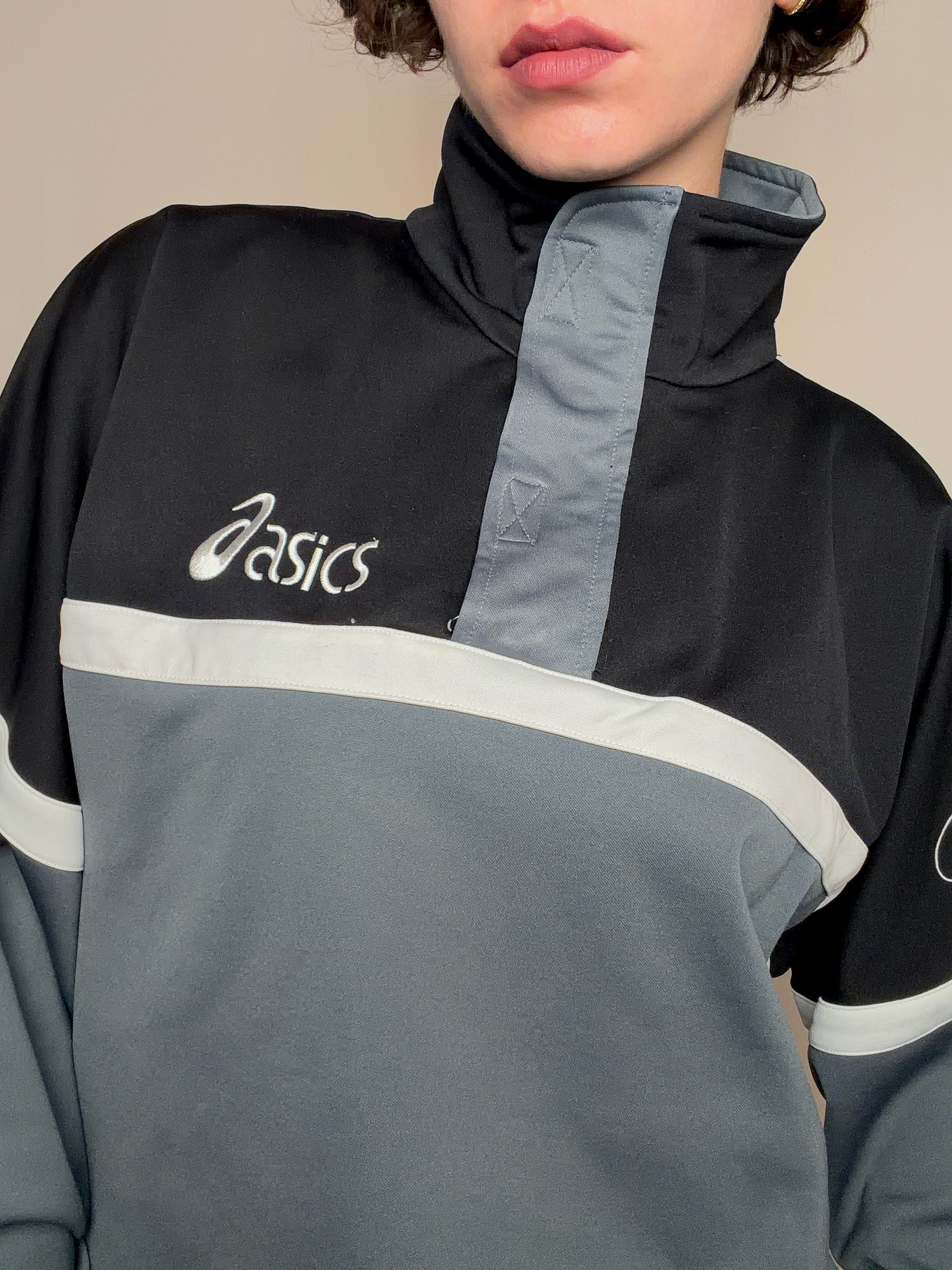 Sweat gris et noir Asics XL vintage