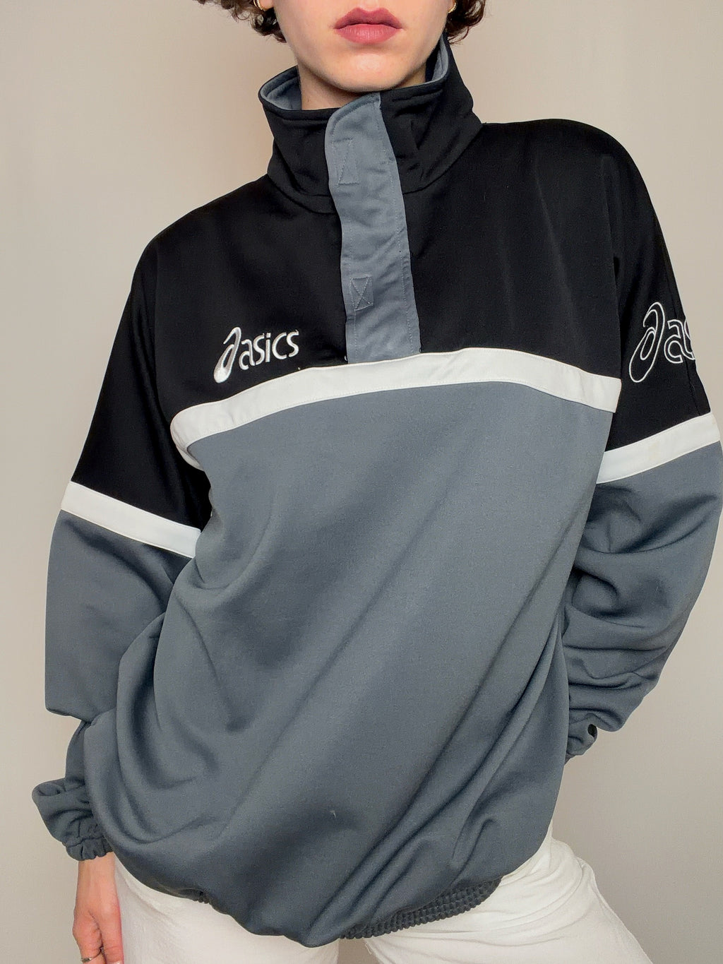Sweat gris et noir Asics XL vintage