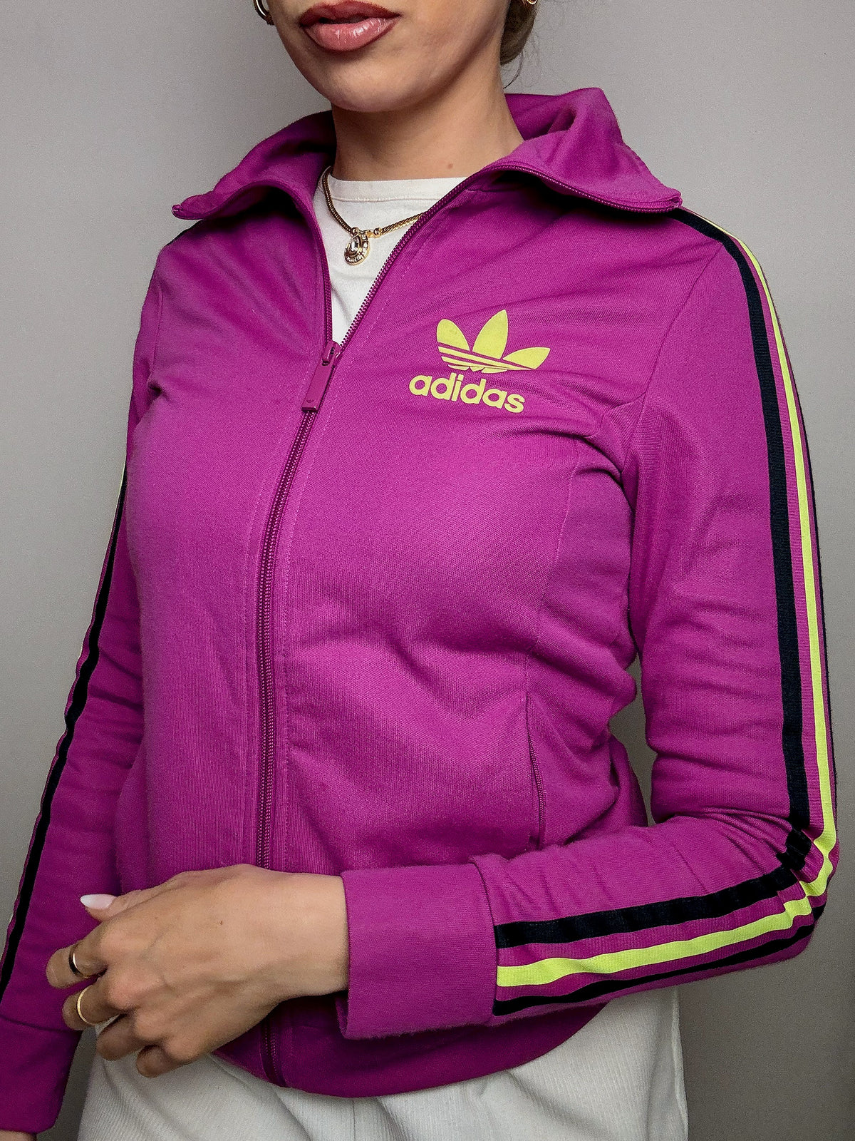 ADIDAS M Vintage Himbeer-taillierte Jacke