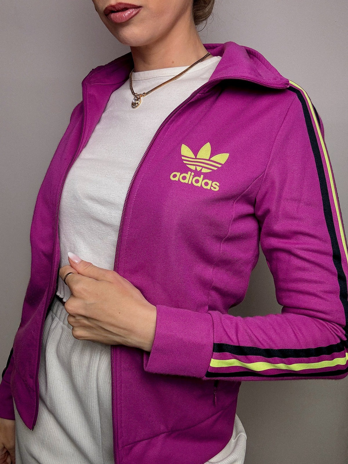 ADIDAS M Vintage Himbeer-taillierte Jacke