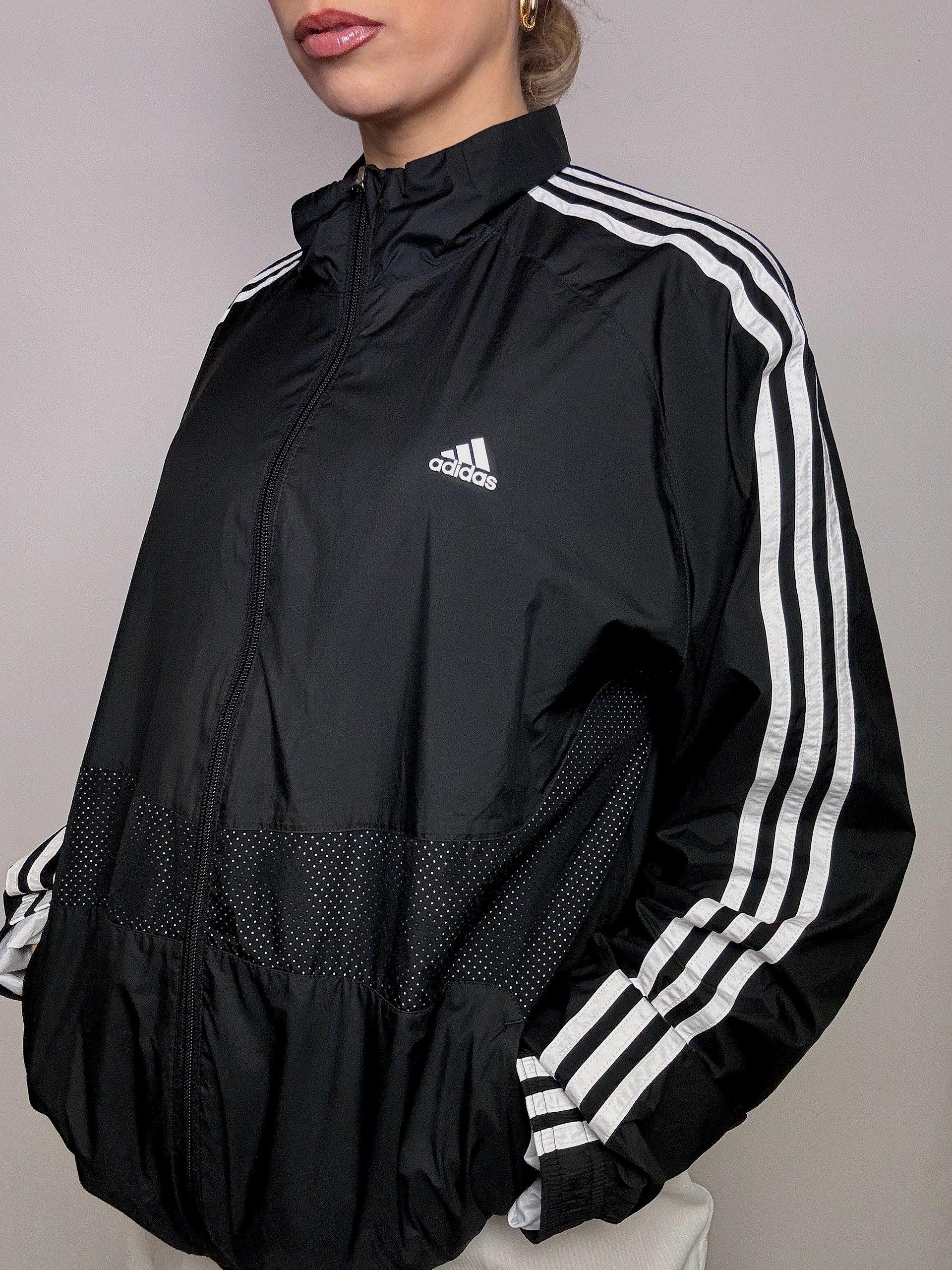 ADIDAS L vintage black sports jacket