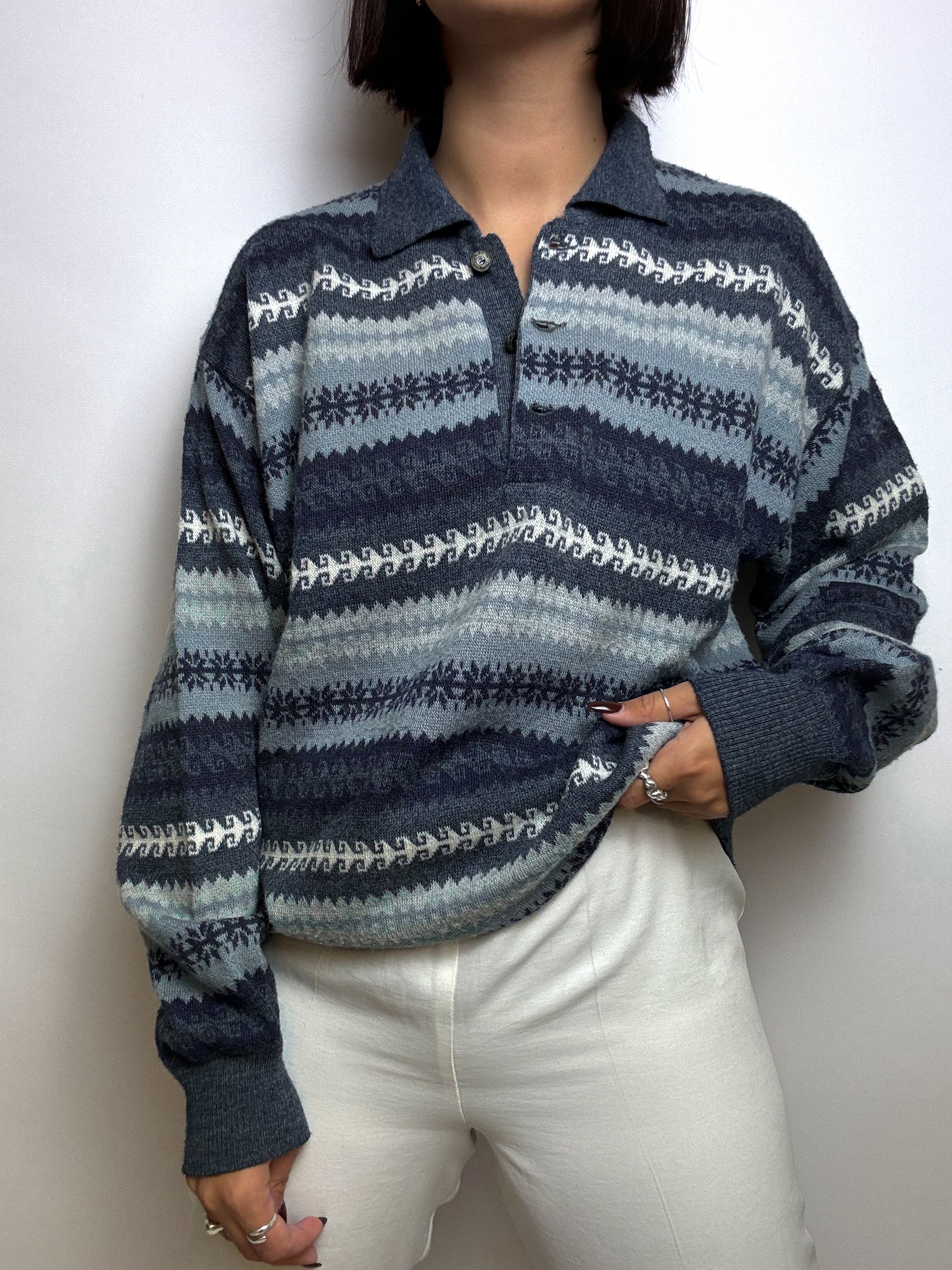 Blue vintage wool sweater M/L 