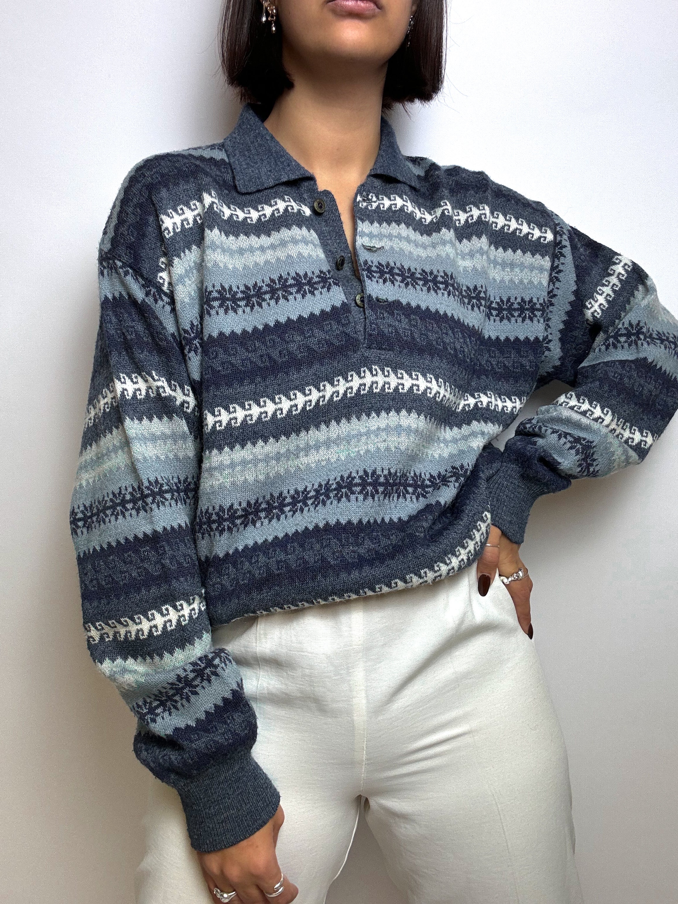 Blue vintage wool sweater M/L 