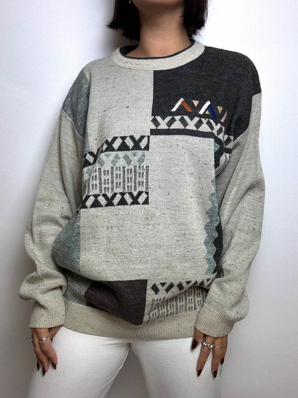 Beige patterned vintage knit sweater L 