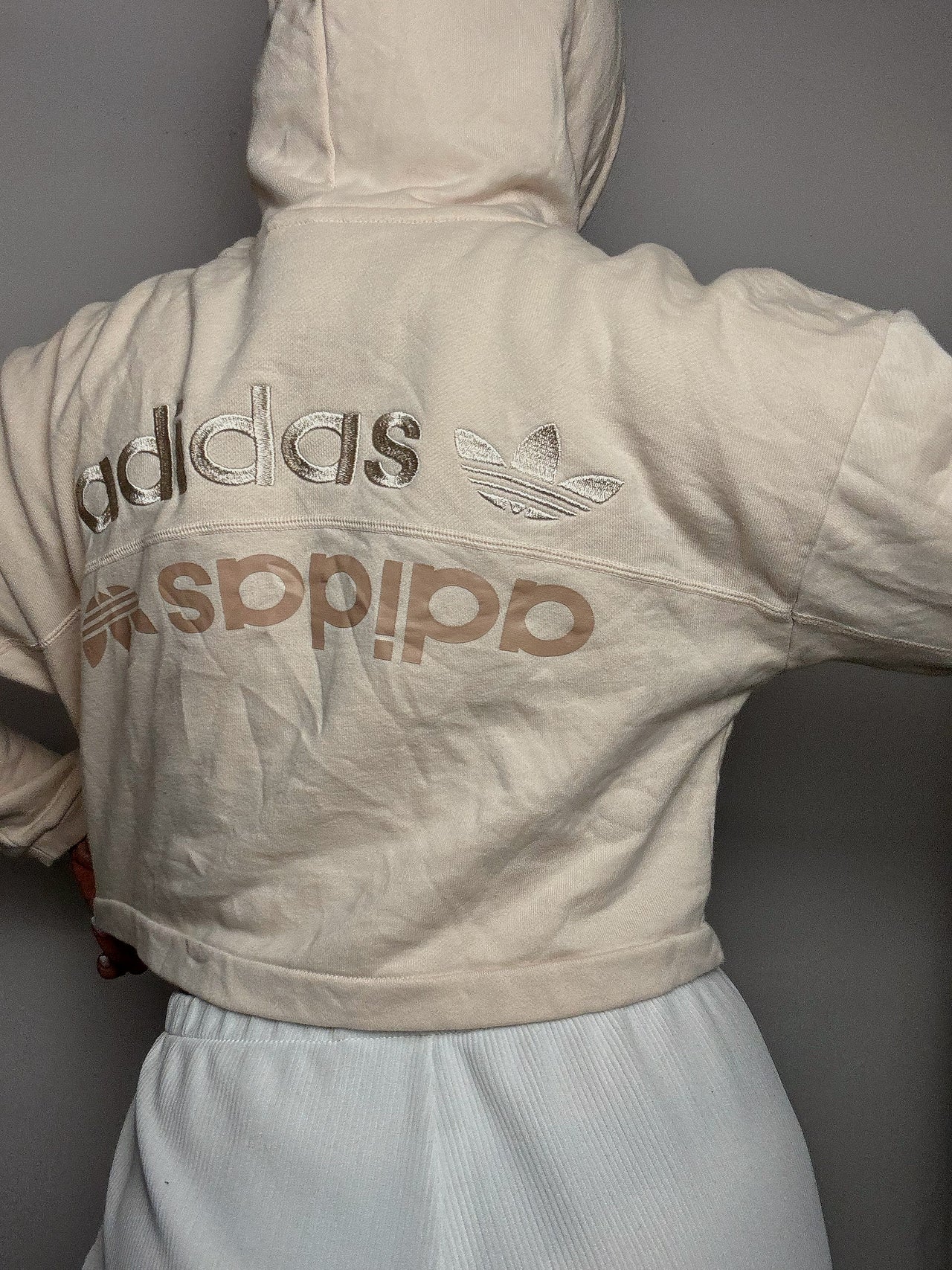 ADIDAS S vintage beige cropped sweatshirt