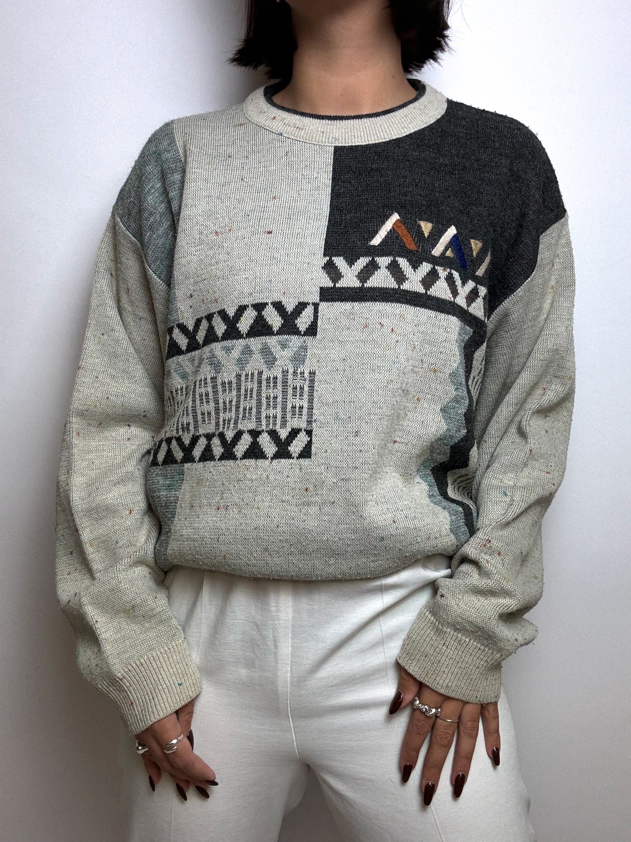 Beige patterned vintage knit sweater L 