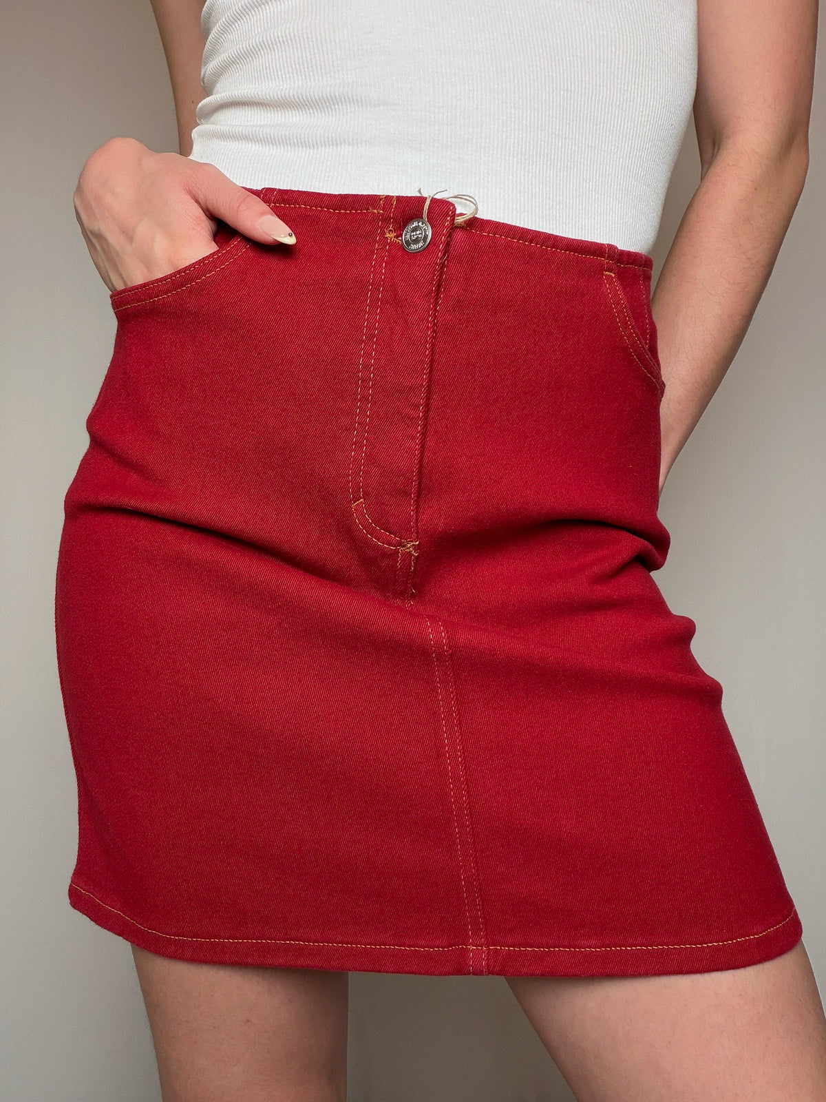 Jupe en jean rouge S/M vintage