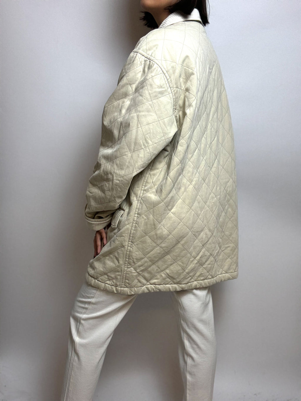 White quilted jacket lined vintage M/L 