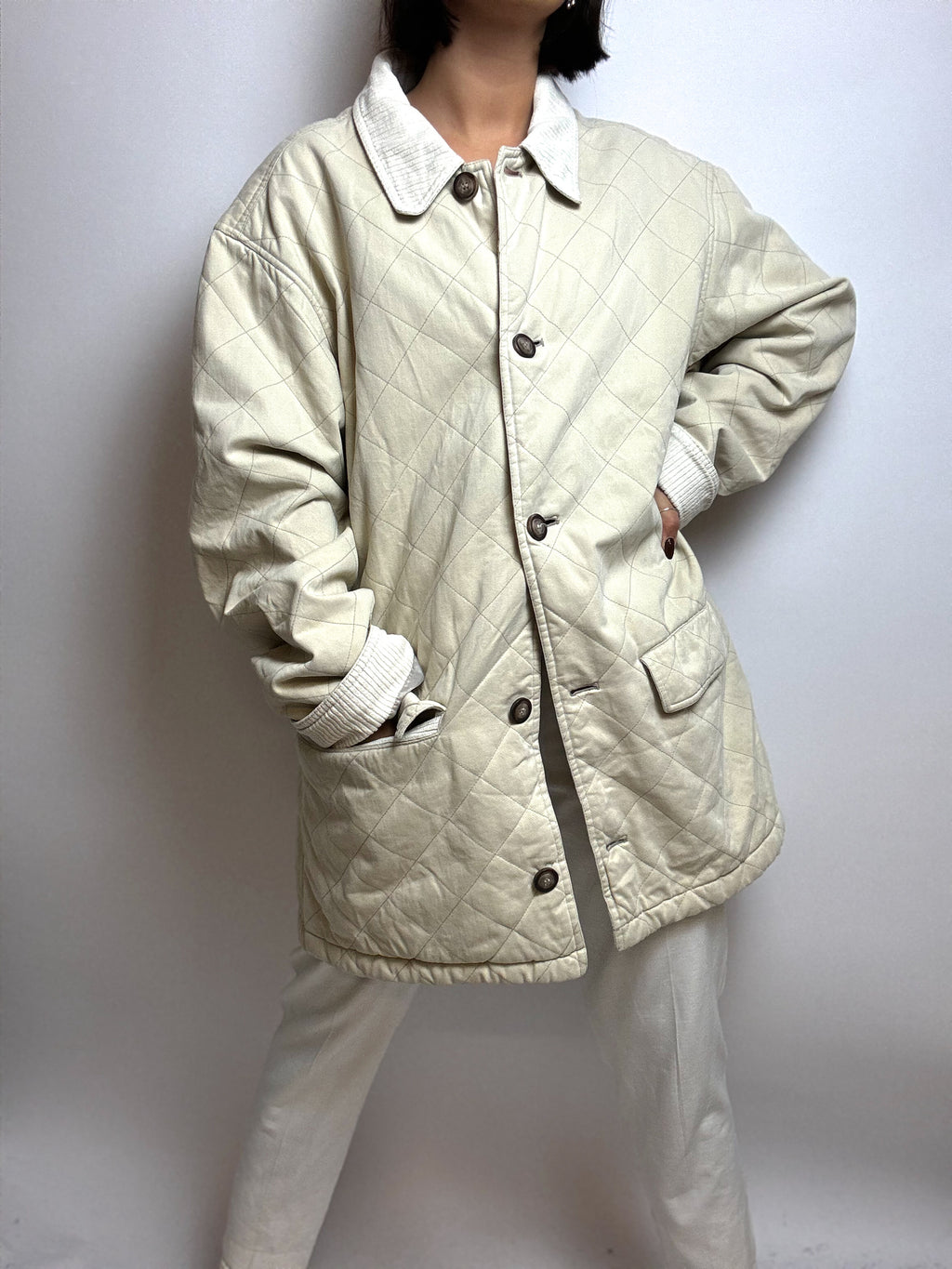 White quilted jacket lined vintage M/L 