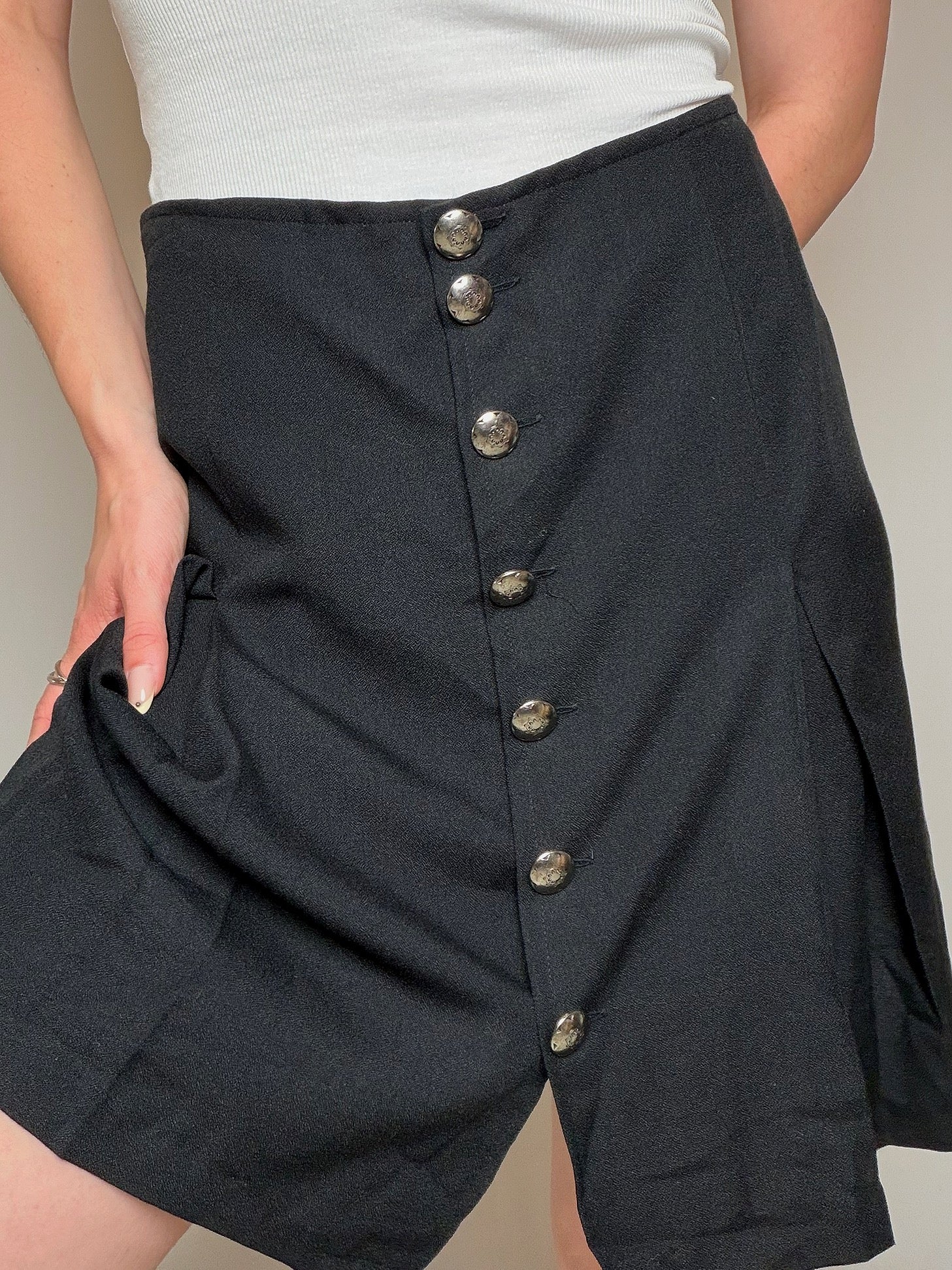 Jupe noire à boutons argentés M vintage