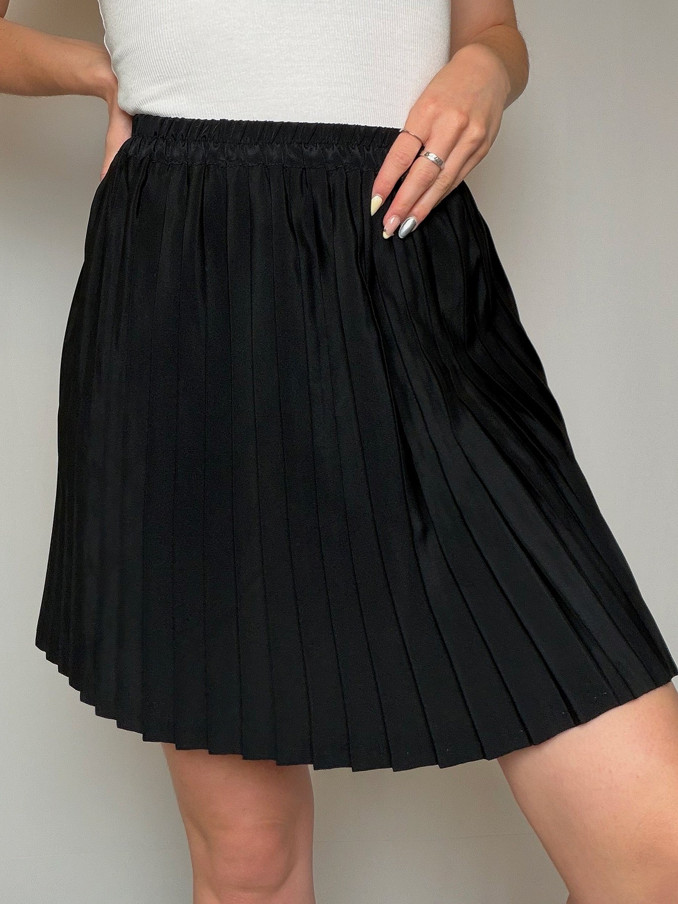 Jupe plissée noire S/M vintage