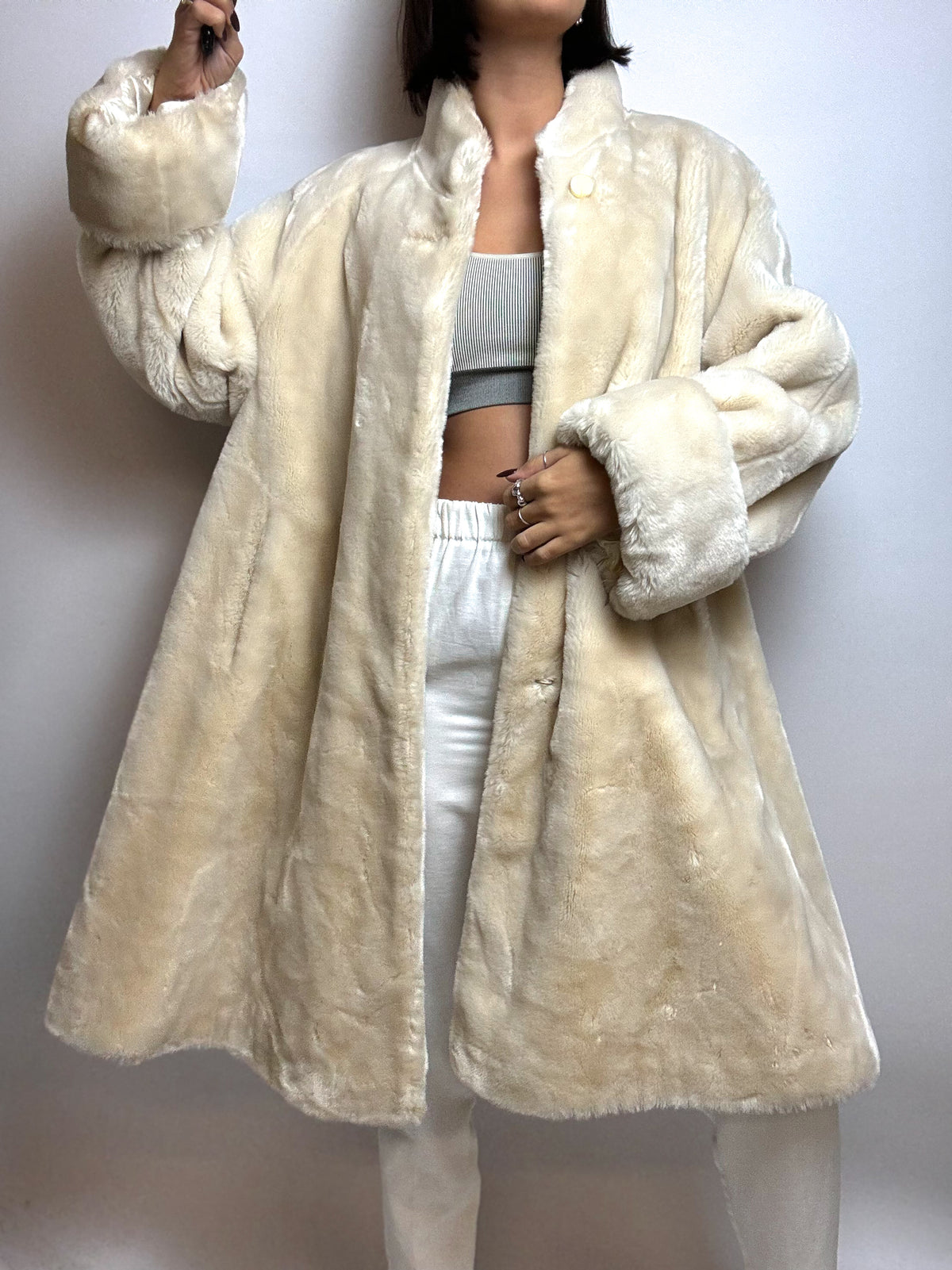 Manteau en fausse fourrure crème vintage M