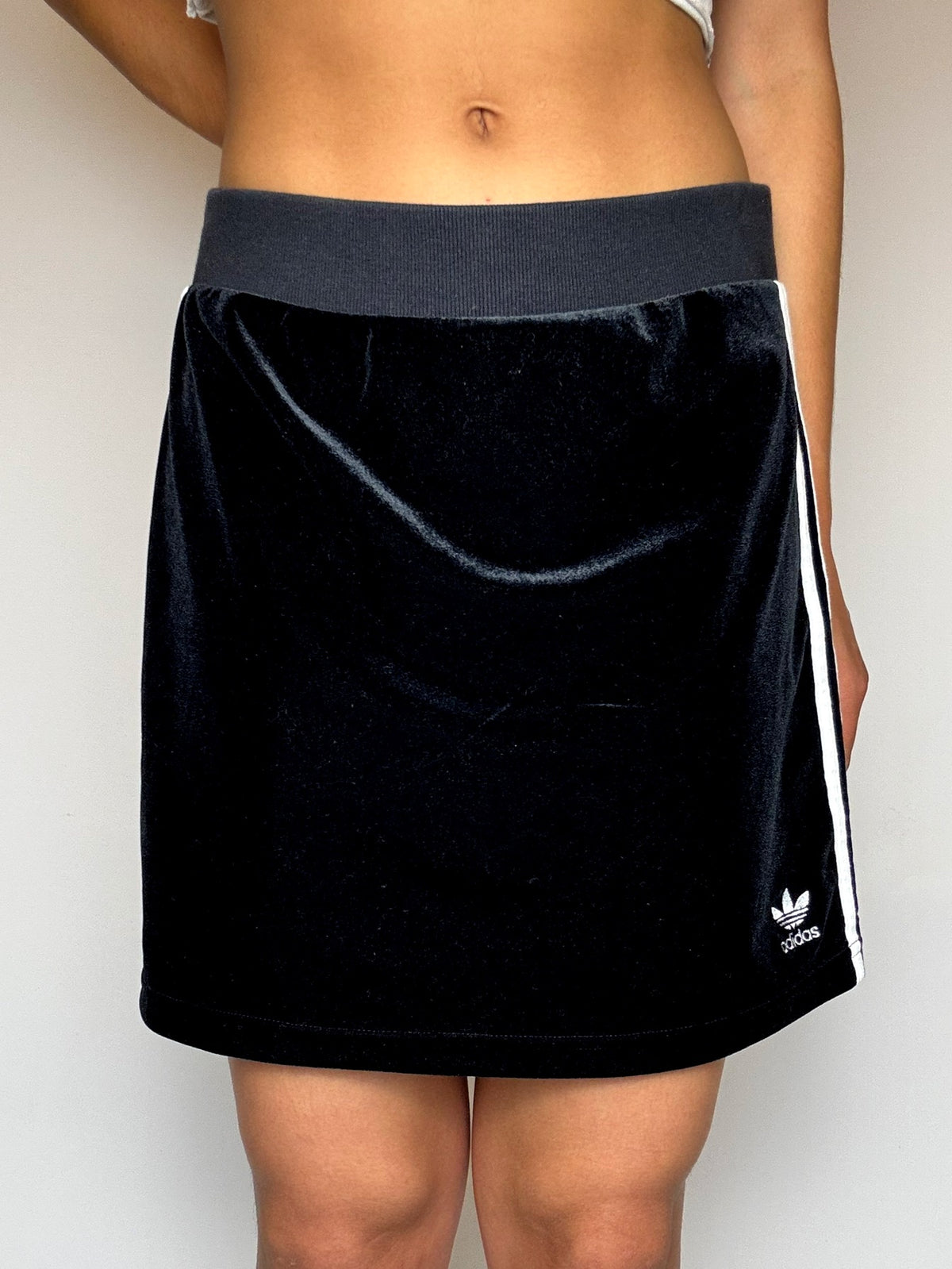 Jupe en velours noir ADIDAS S/M vintage