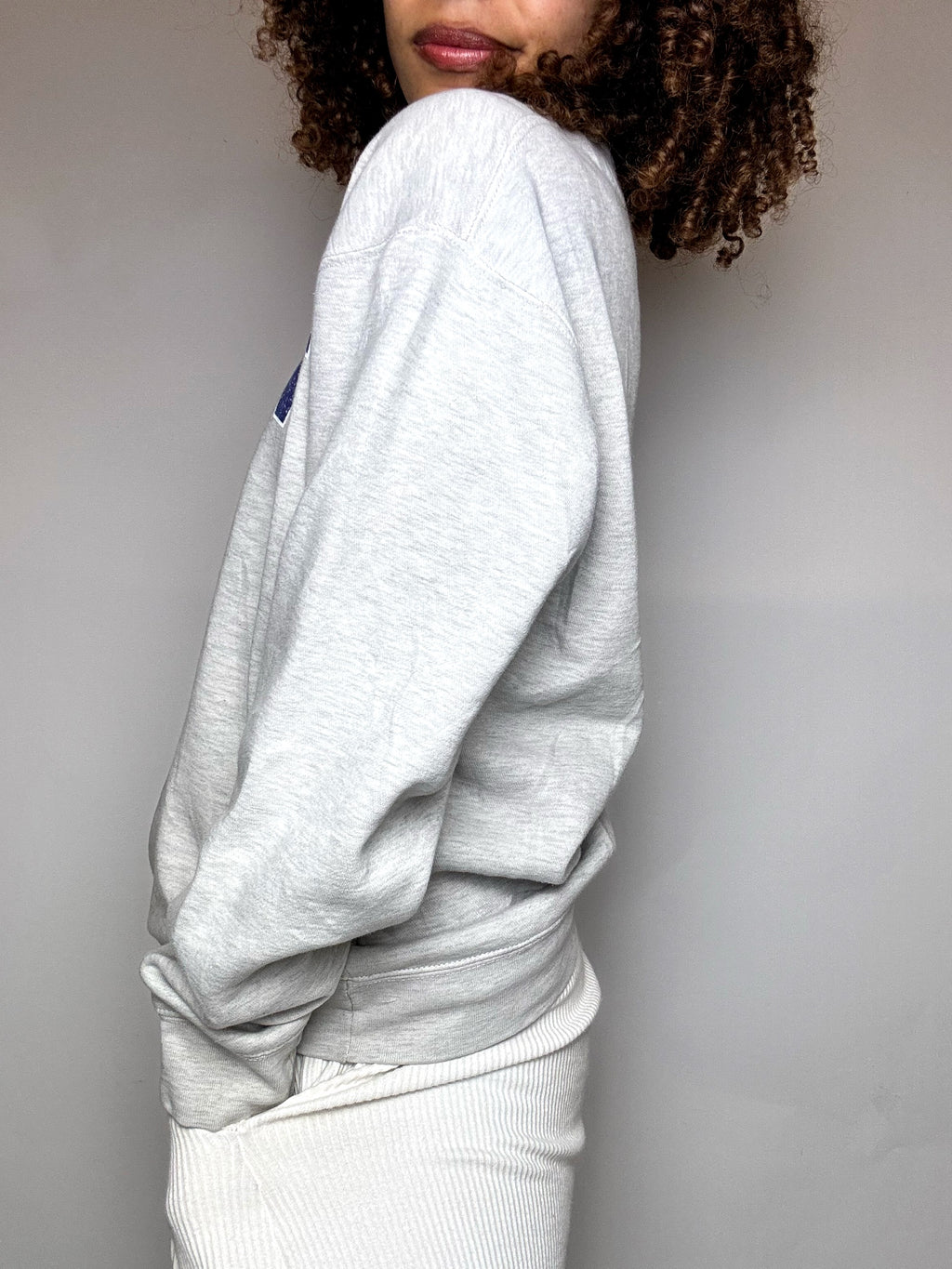 Sweat gris col rond UNCW M vintage