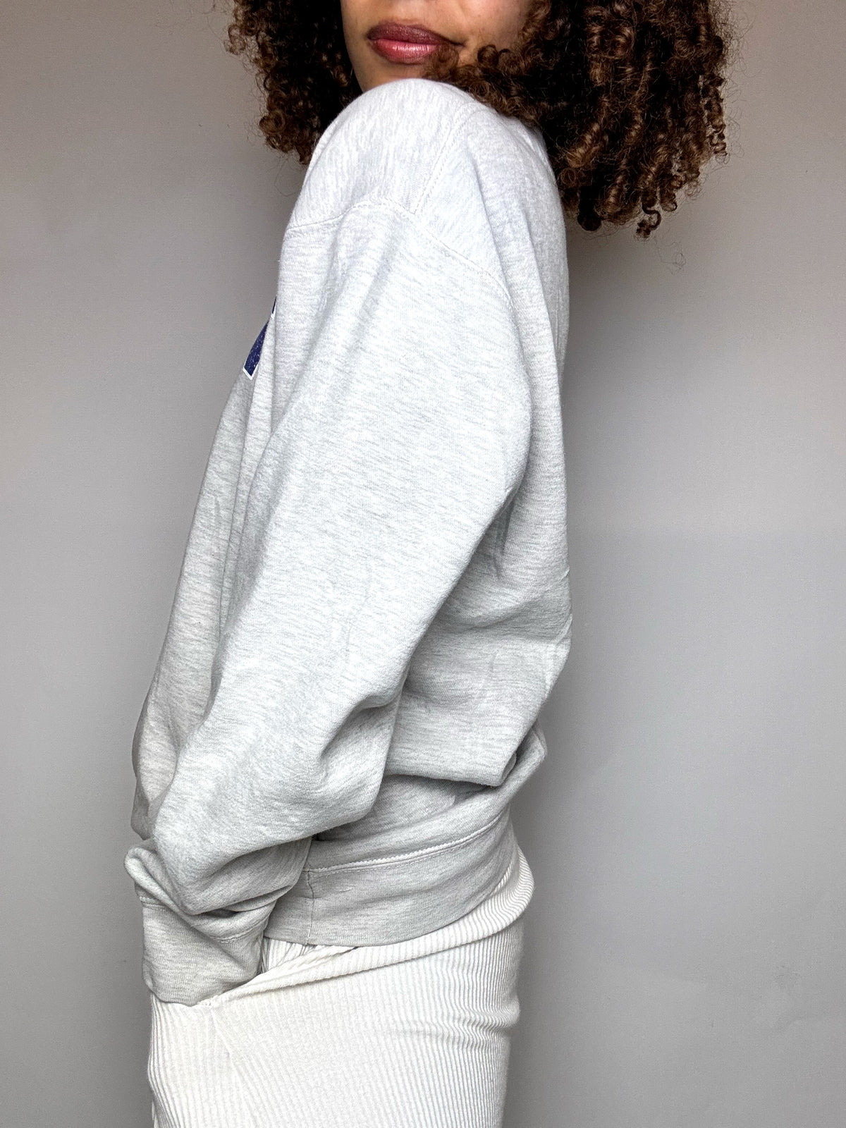 Sweat gris col rond UNCW M vintage