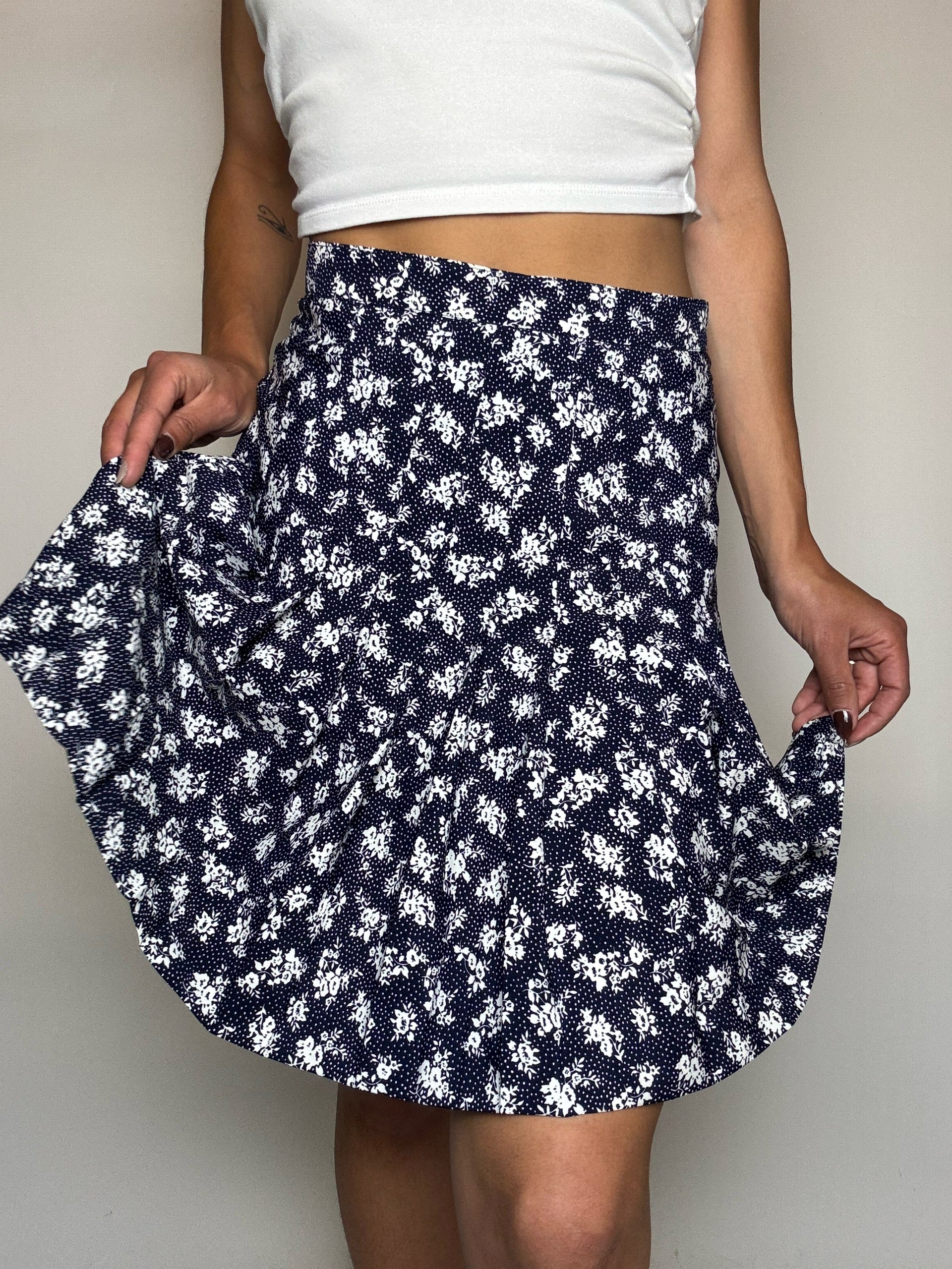 Vintage marineblauer fließender Rock mit Print, Größe S