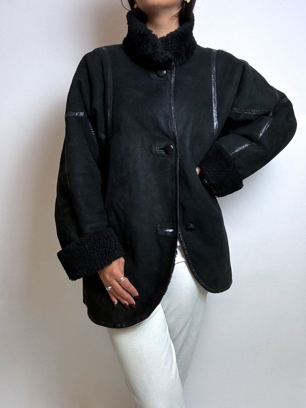 Black vintage shearling jacket M 