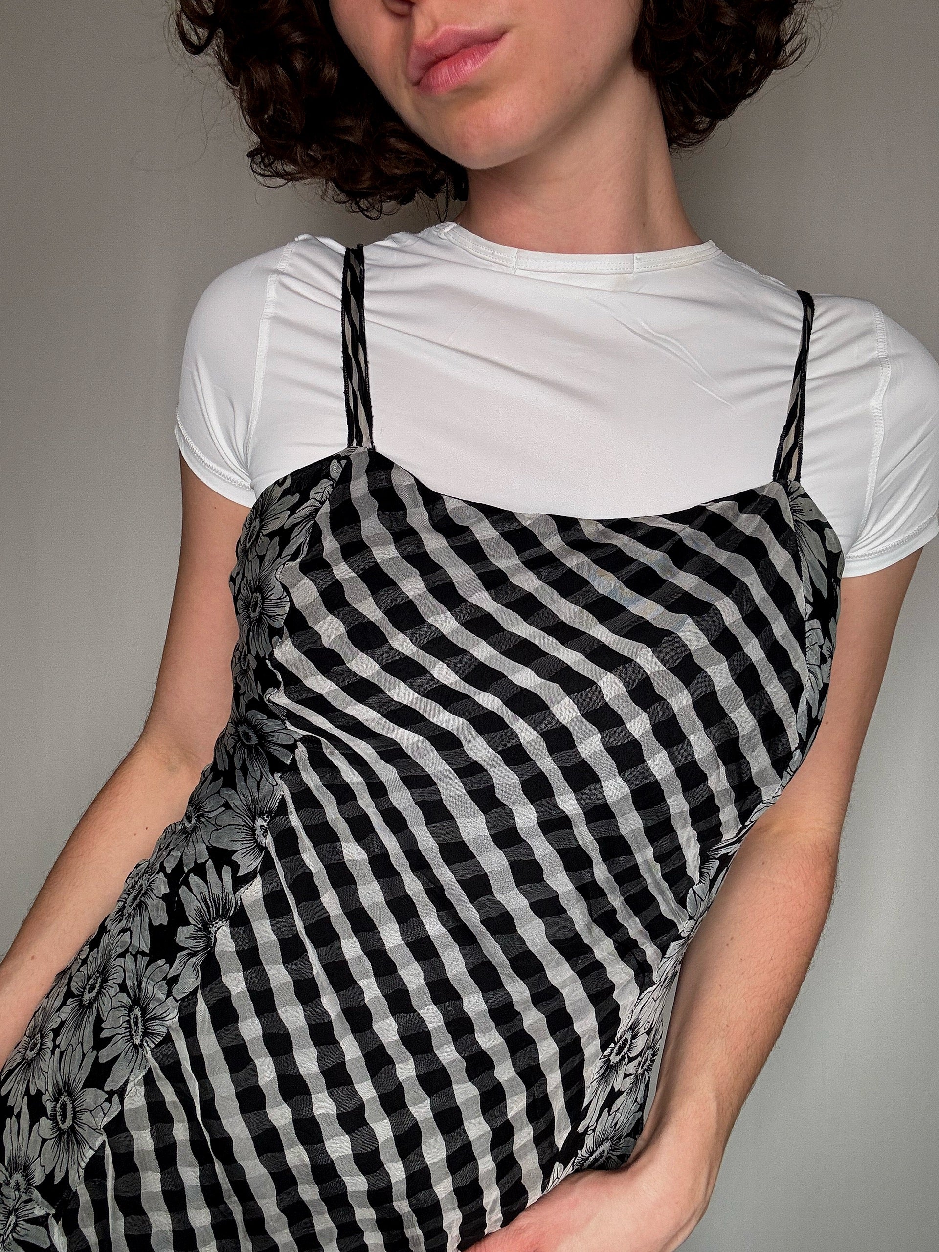 robe à volants noire et grise S vintage