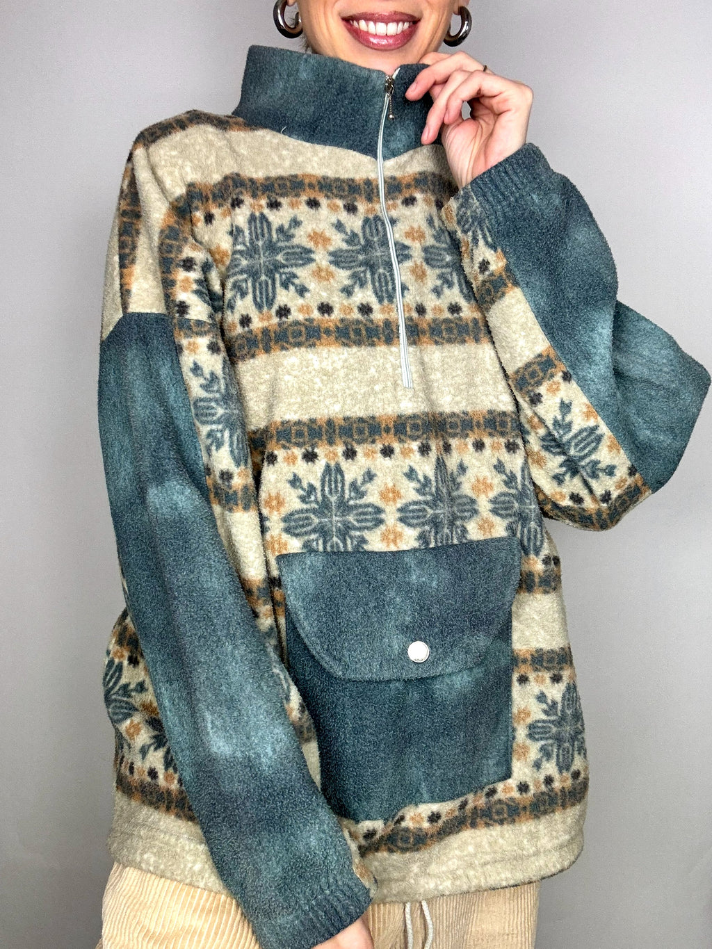 Vintage XL beige and green graphic thick fleece
