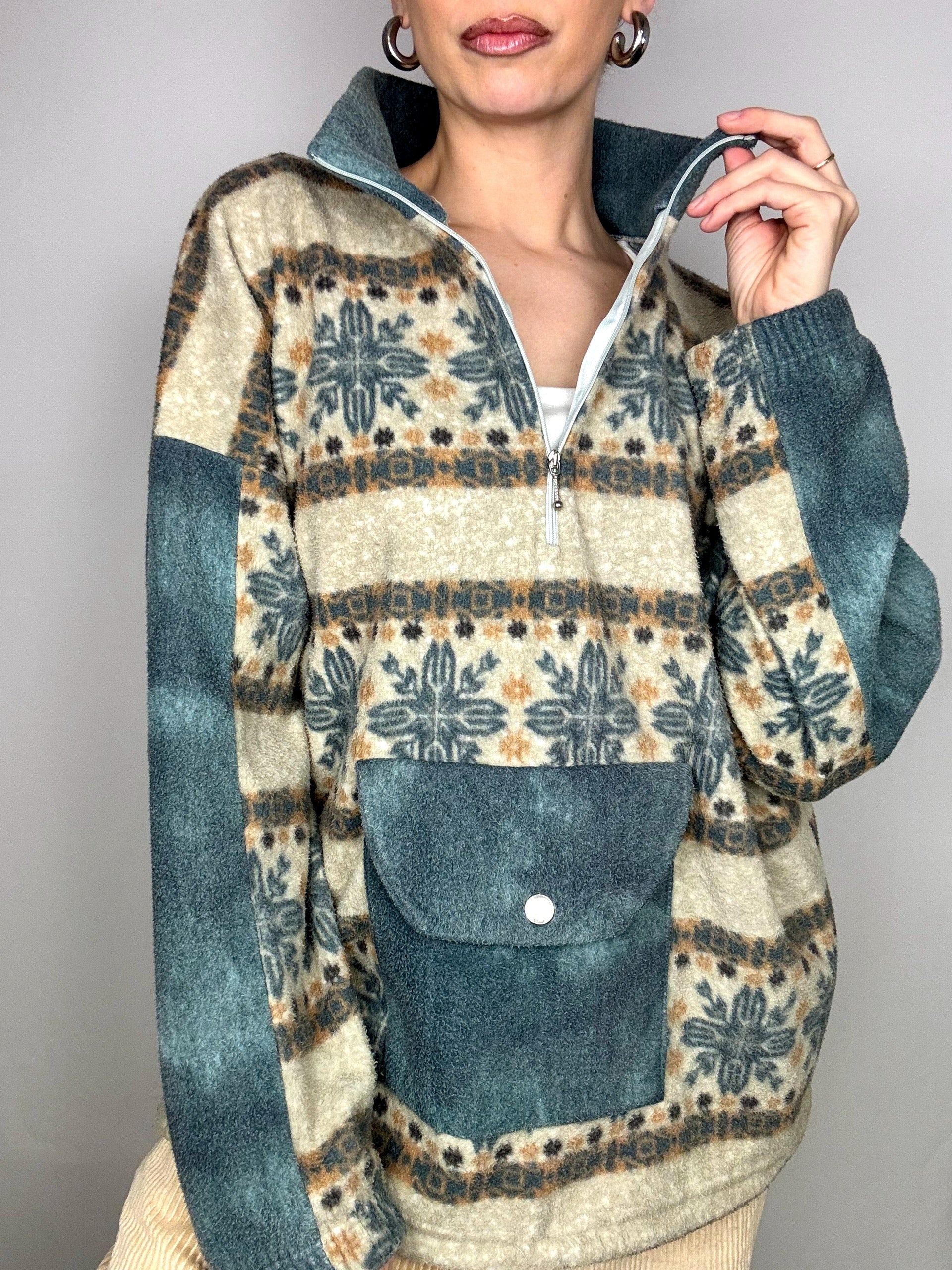 Vintage XL beige and green graphic thick fleece