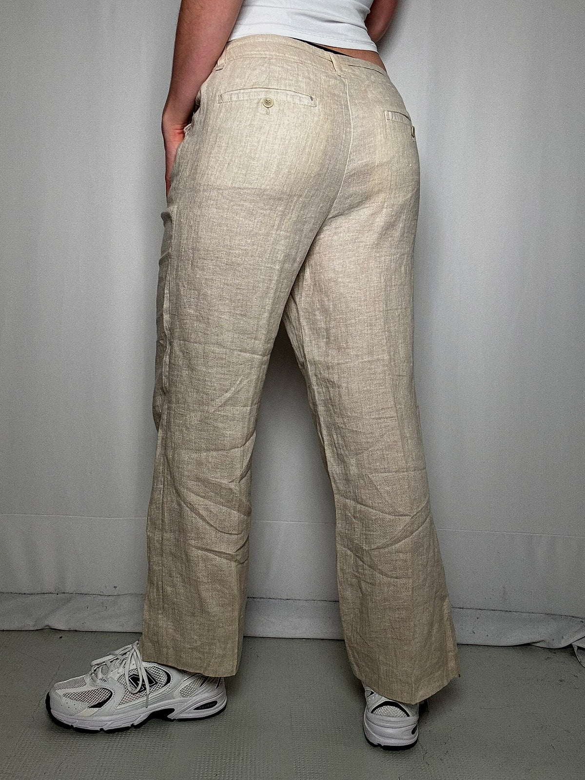 Pantalon en lin beige avec détails M/L vintage