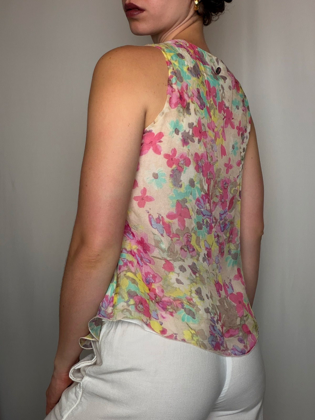 Top multicolore en soie avec volant M vintage