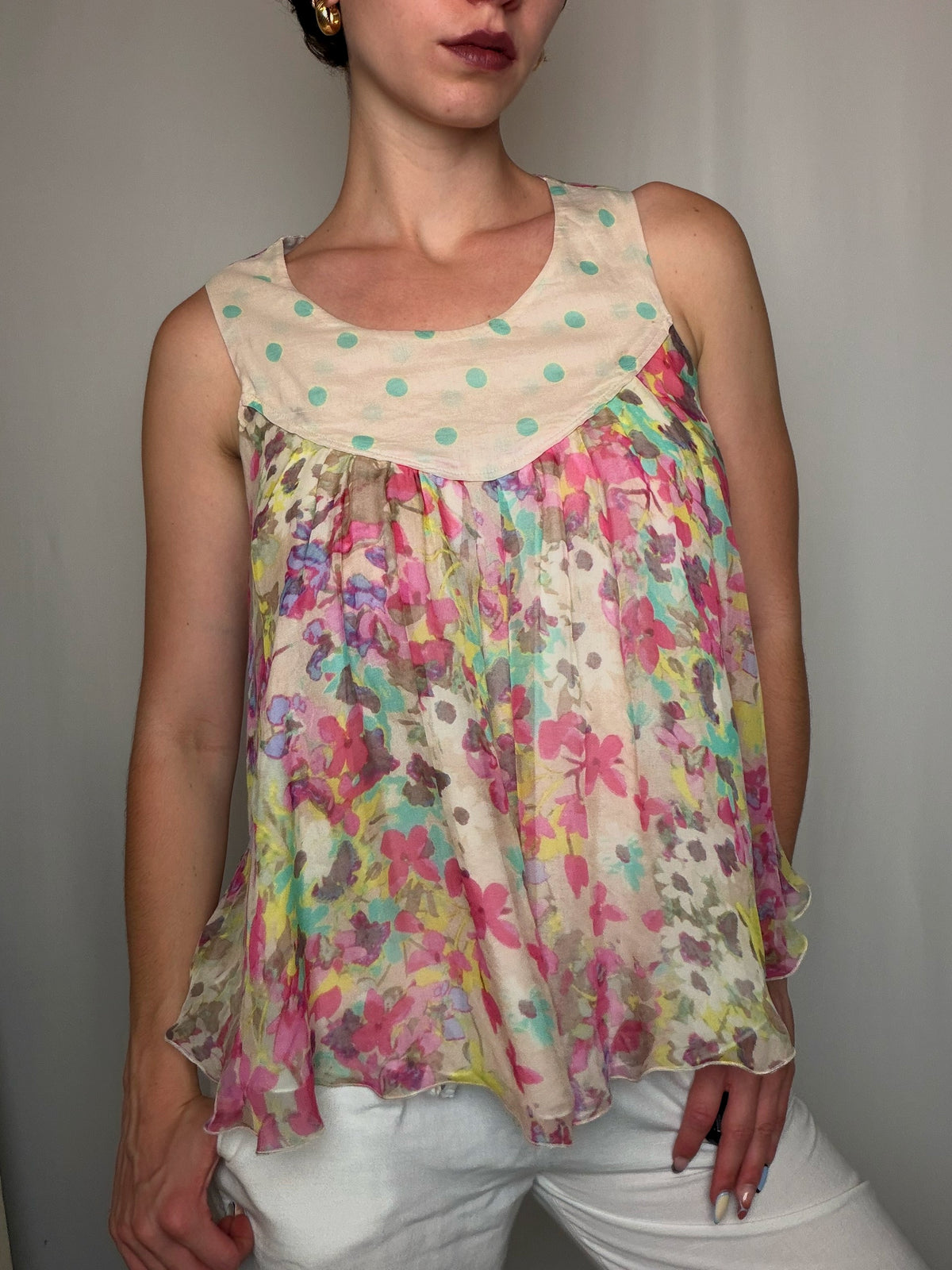 Top multicolore en soie avec volant M vintage