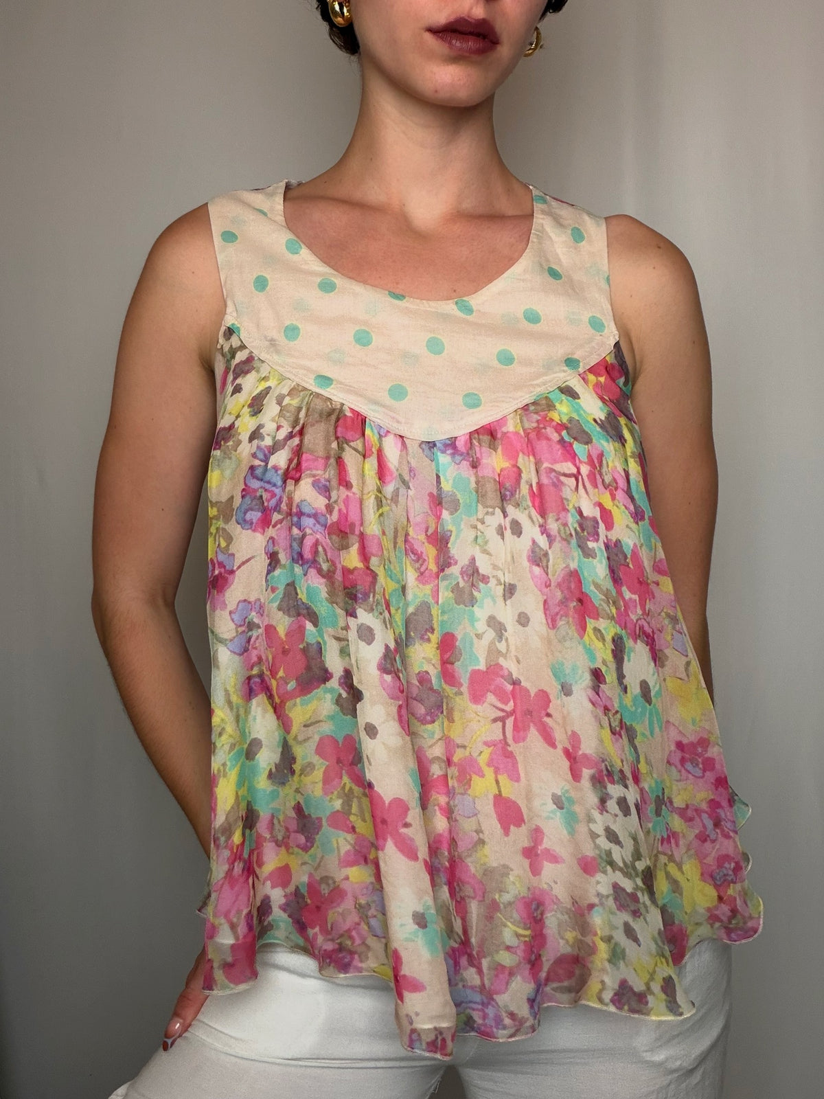 Top multicolore en soie avec volant M vintage