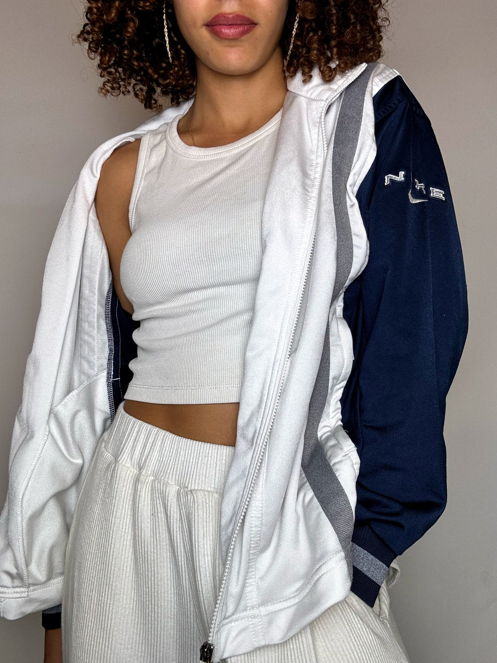 Veste de sport marine et blanche NIKE L vintage