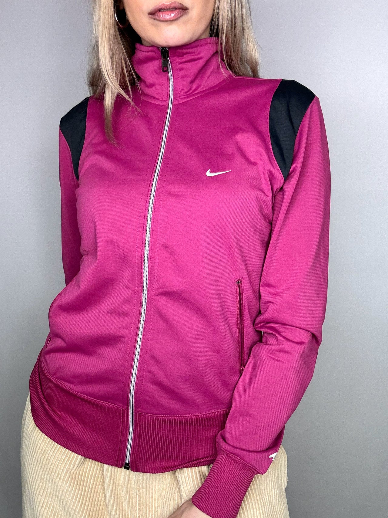 Vintage NIKE S Fuchsia taillierte Sportjacke