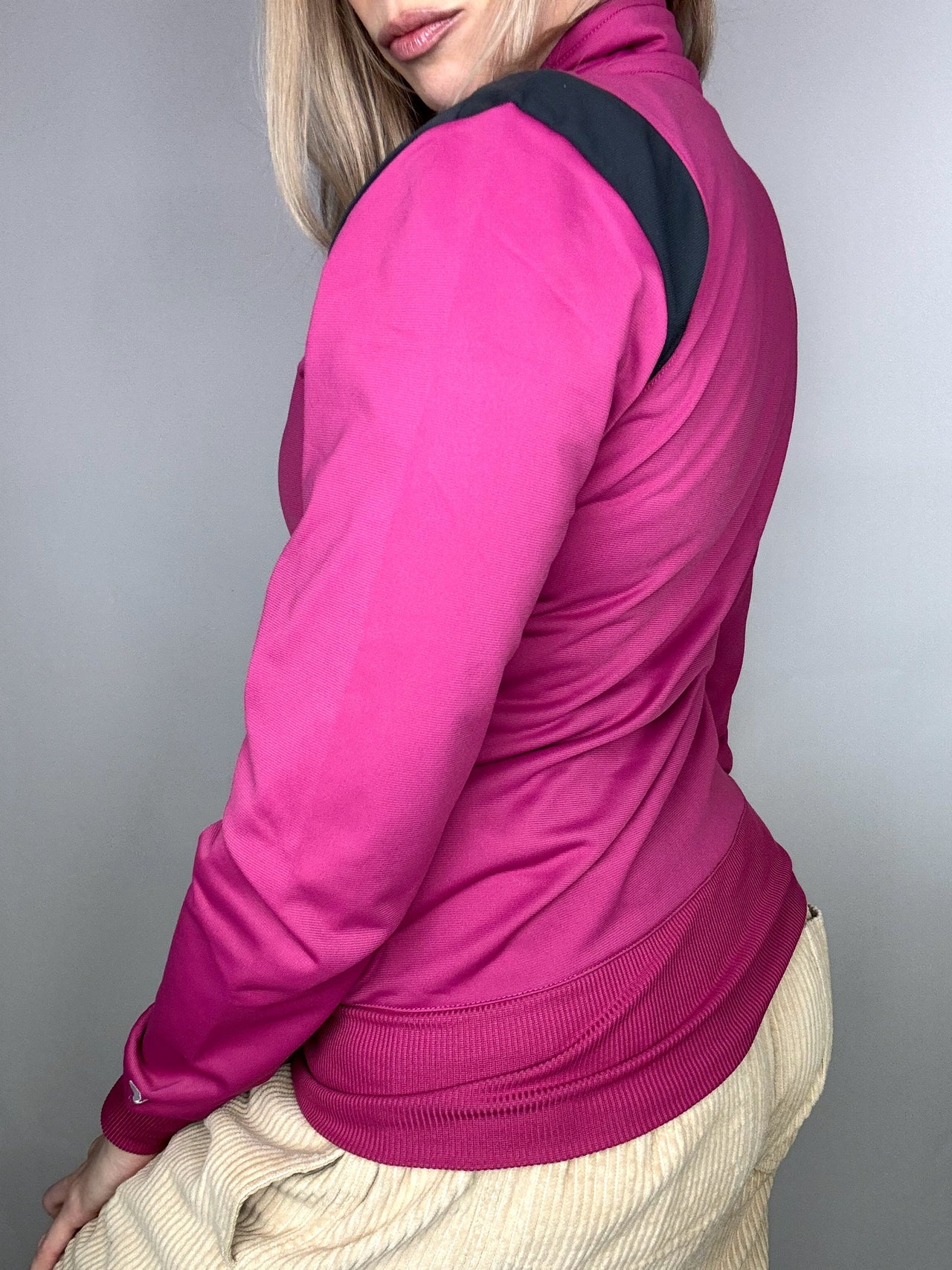 Vintage NIKE S Fuchsia taillierte Sportjacke