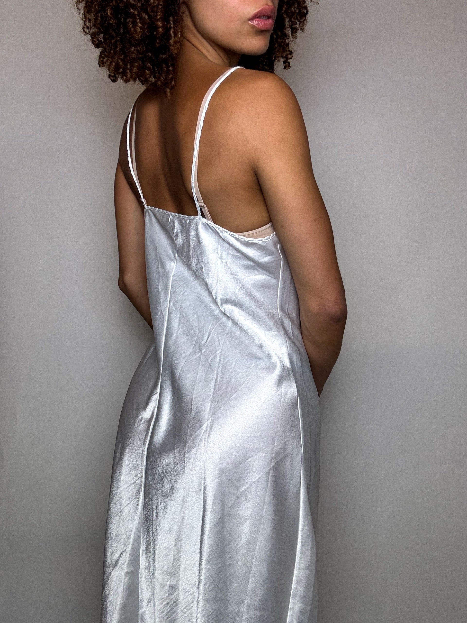Vintage-Kleid aus weißem Satin, Größe S/M