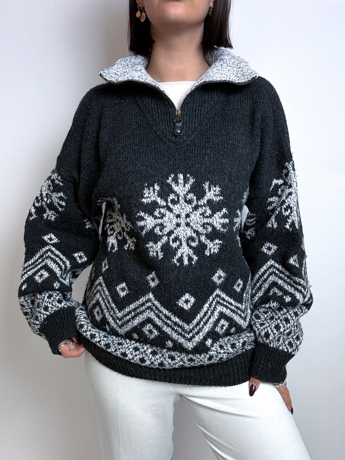 Dark gray sweater with vintage zip M/L 