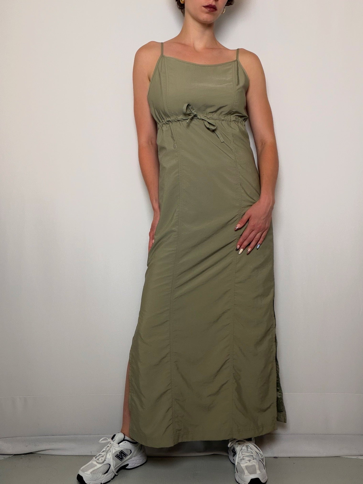 Khakifarbenes Kleid im Technikeffekt S/M Vintage